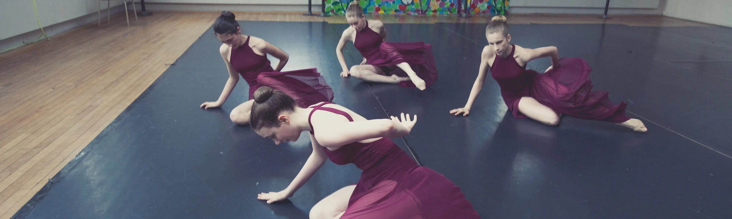 006 Maroon bowing.jpg