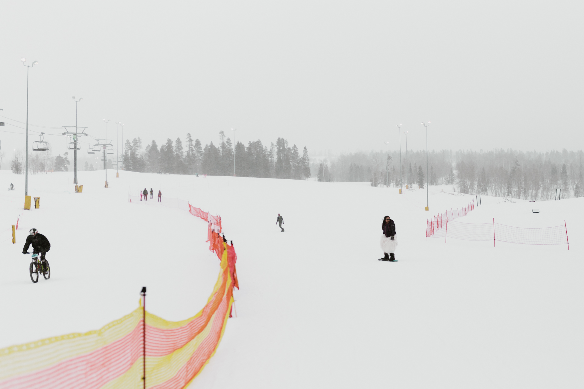 snowy-winter-outdoor-ski-resort-wedding-b-2.jpg