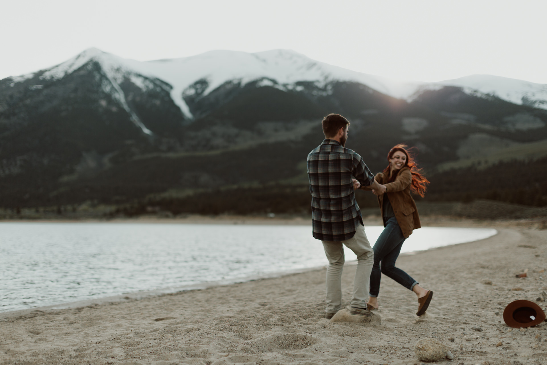 adventurous-colorado-mountain-lake-couples-shoot-3.jpg