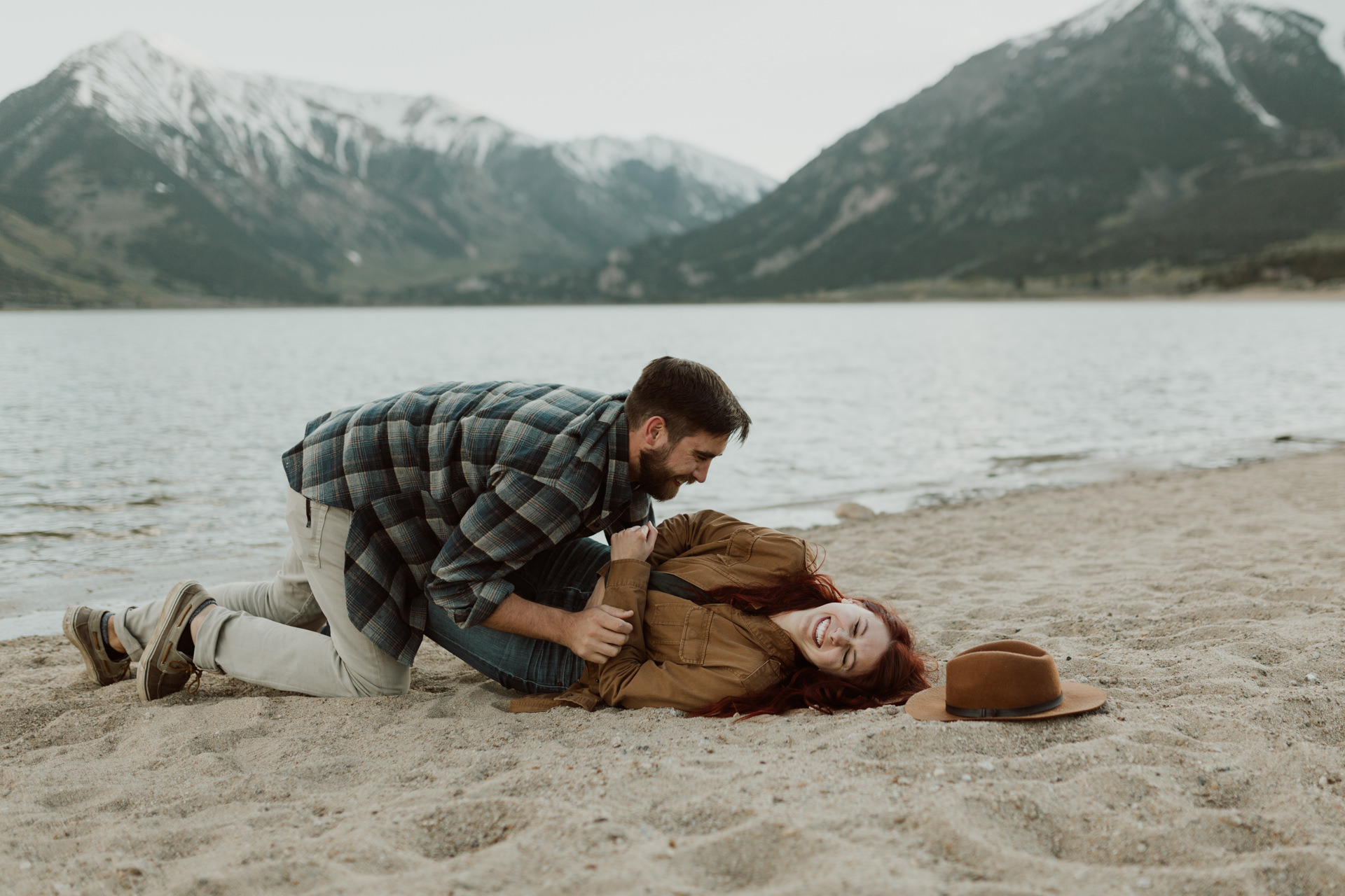 adventurous-colorado-mountain-lake-couples-shoot-9.jpg