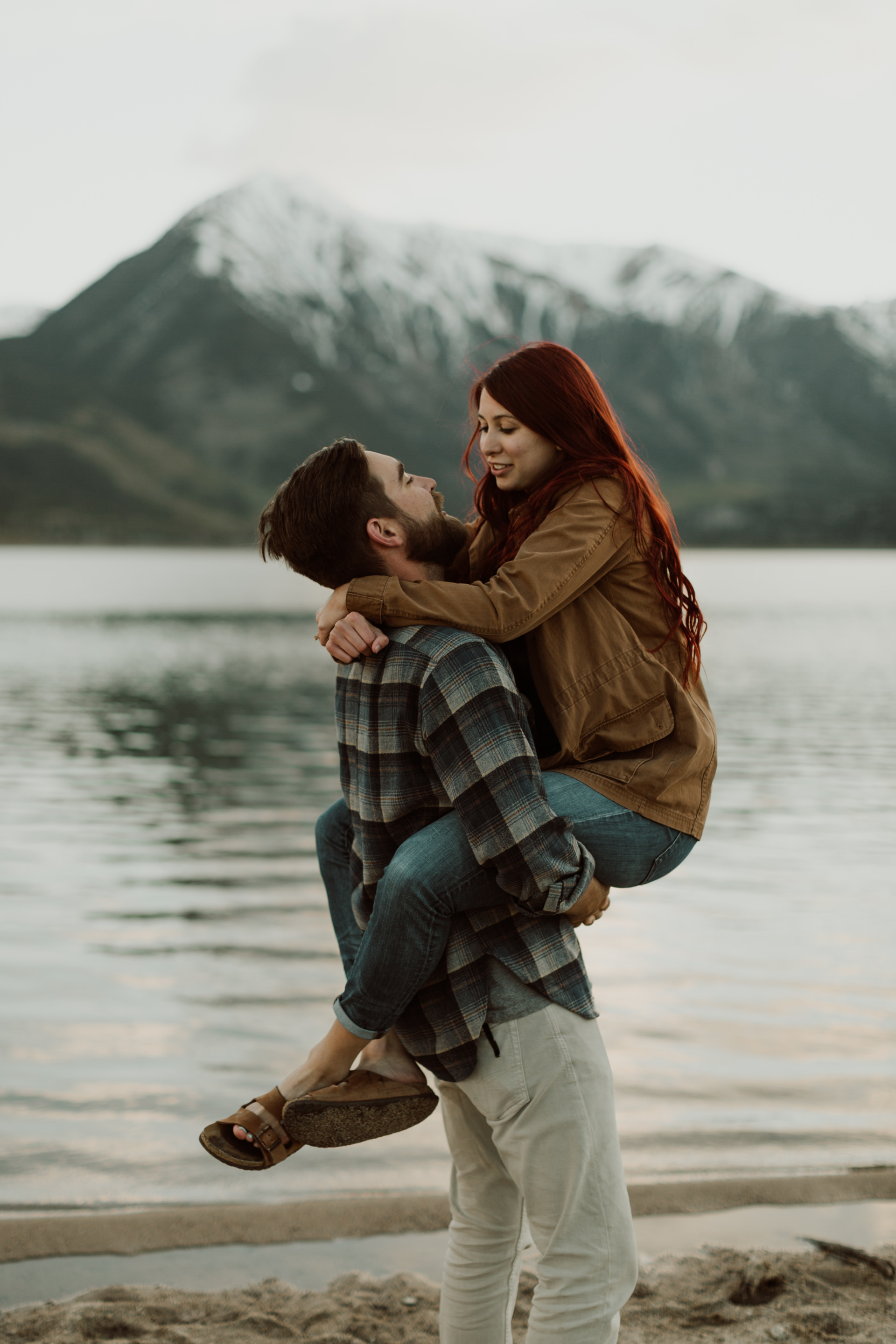 adventurous-colorado-mountain-lake-couples-shoot-30.jpg