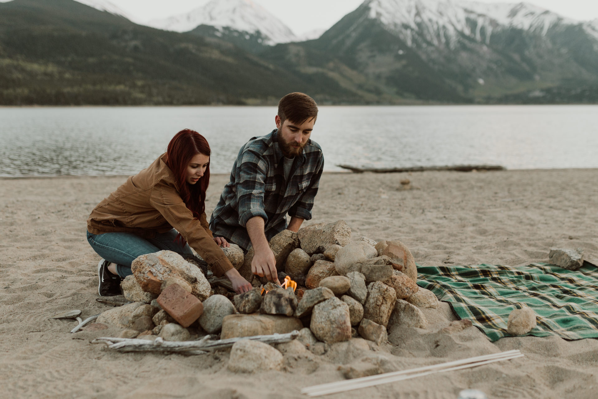 adventurous-colorado-mountain-lake-couples-shoot-32.jpg