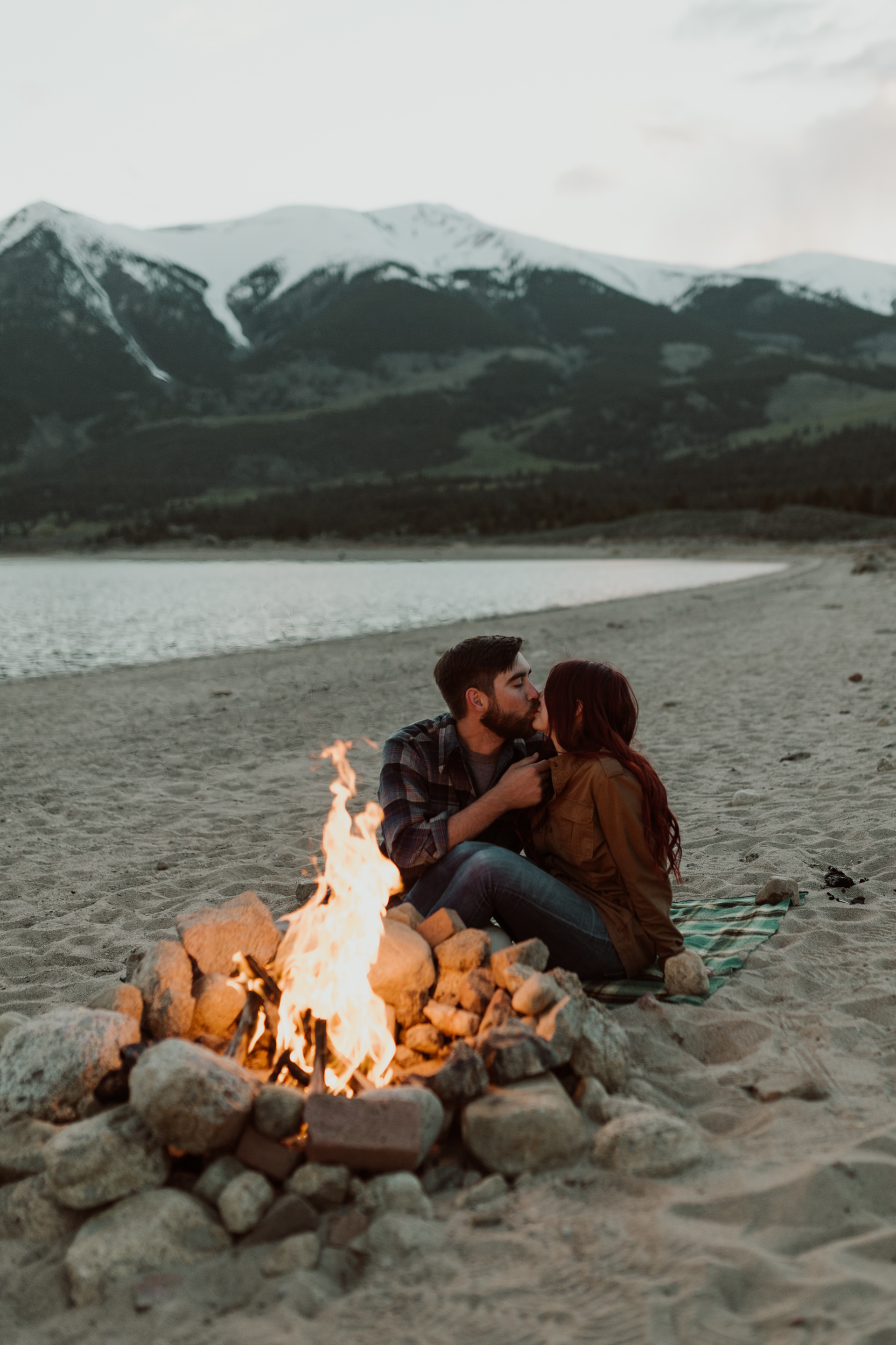 adventurous-colorado-mountain-lake-couples-shoot-35.jpg