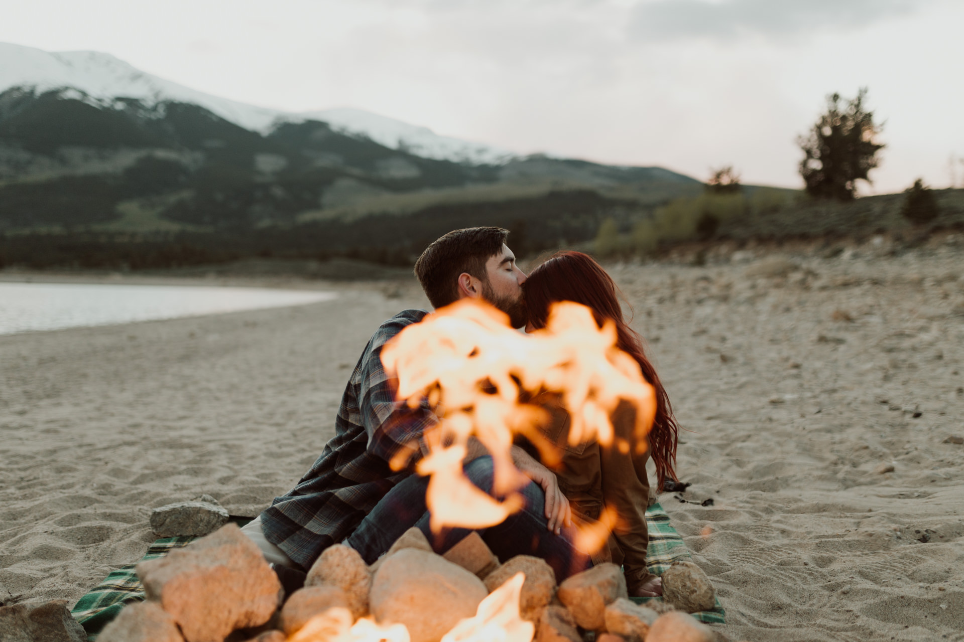 adventurous-colorado-mountain-lake-couples-shoot-36.jpg