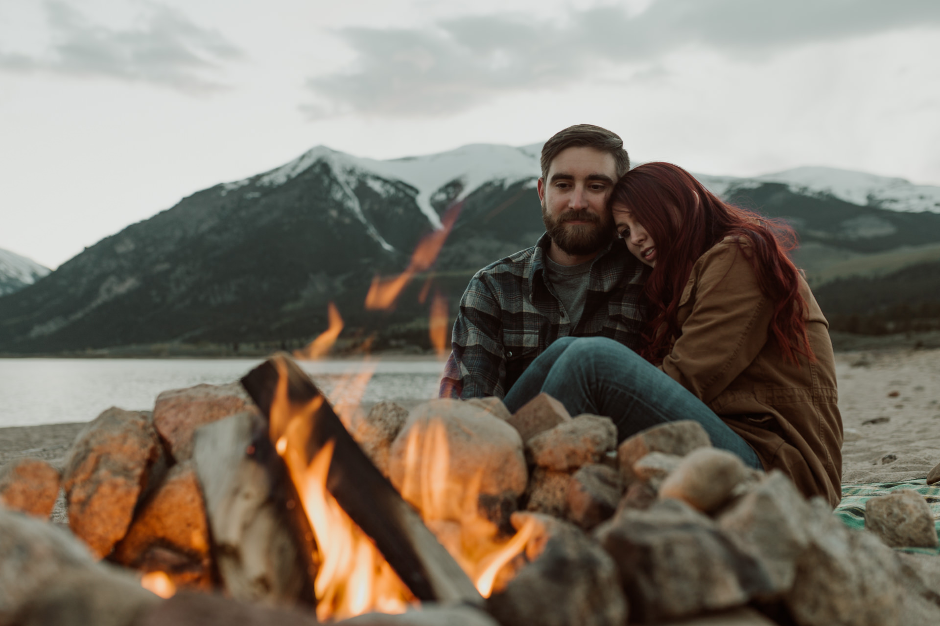adventurous-colorado-mountain-lake-couples-shoot-44.jpg