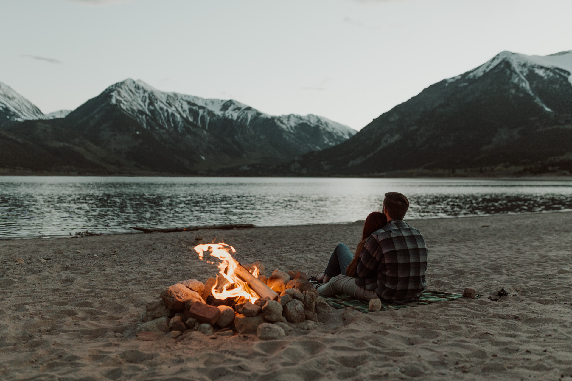 adventurous-colorado-mountain-lake-couples-shoot-49.jpg