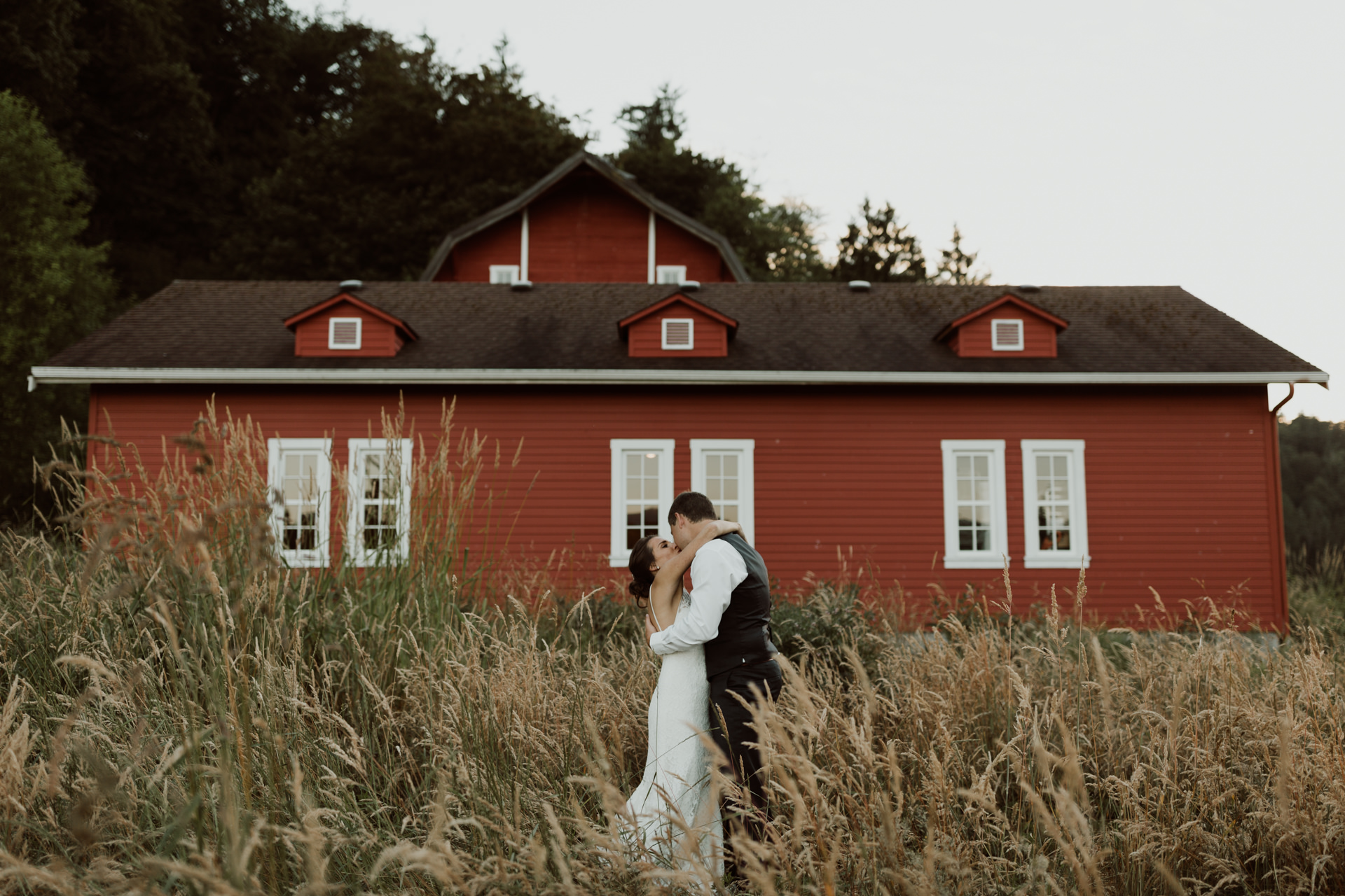 marionfield-farm-washington-barn-wedding-76.jpg