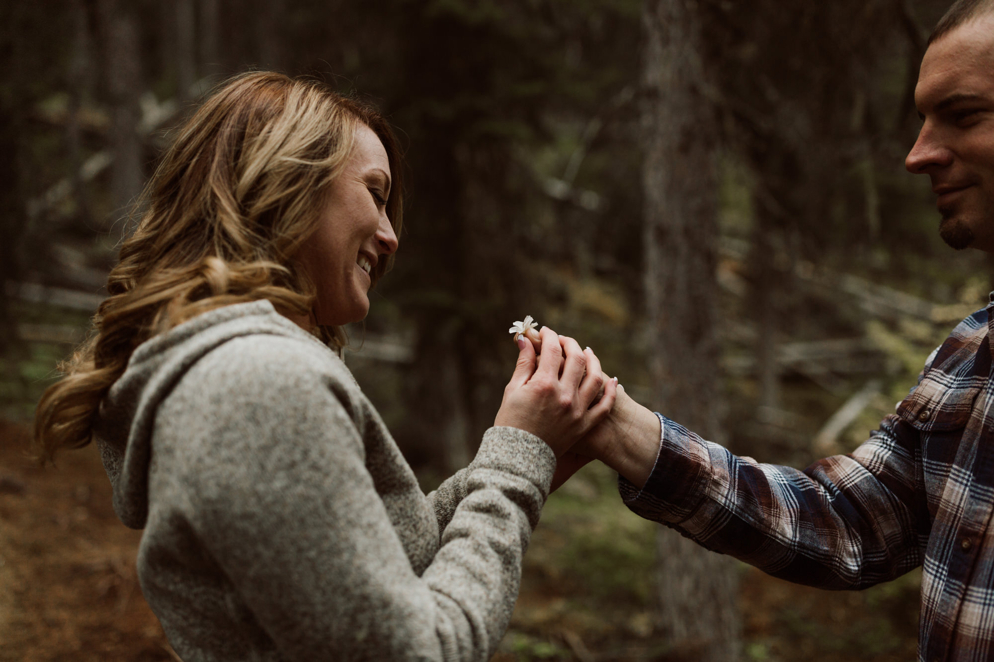 banff-engagements-destination-wedding-photographer-33.jpg