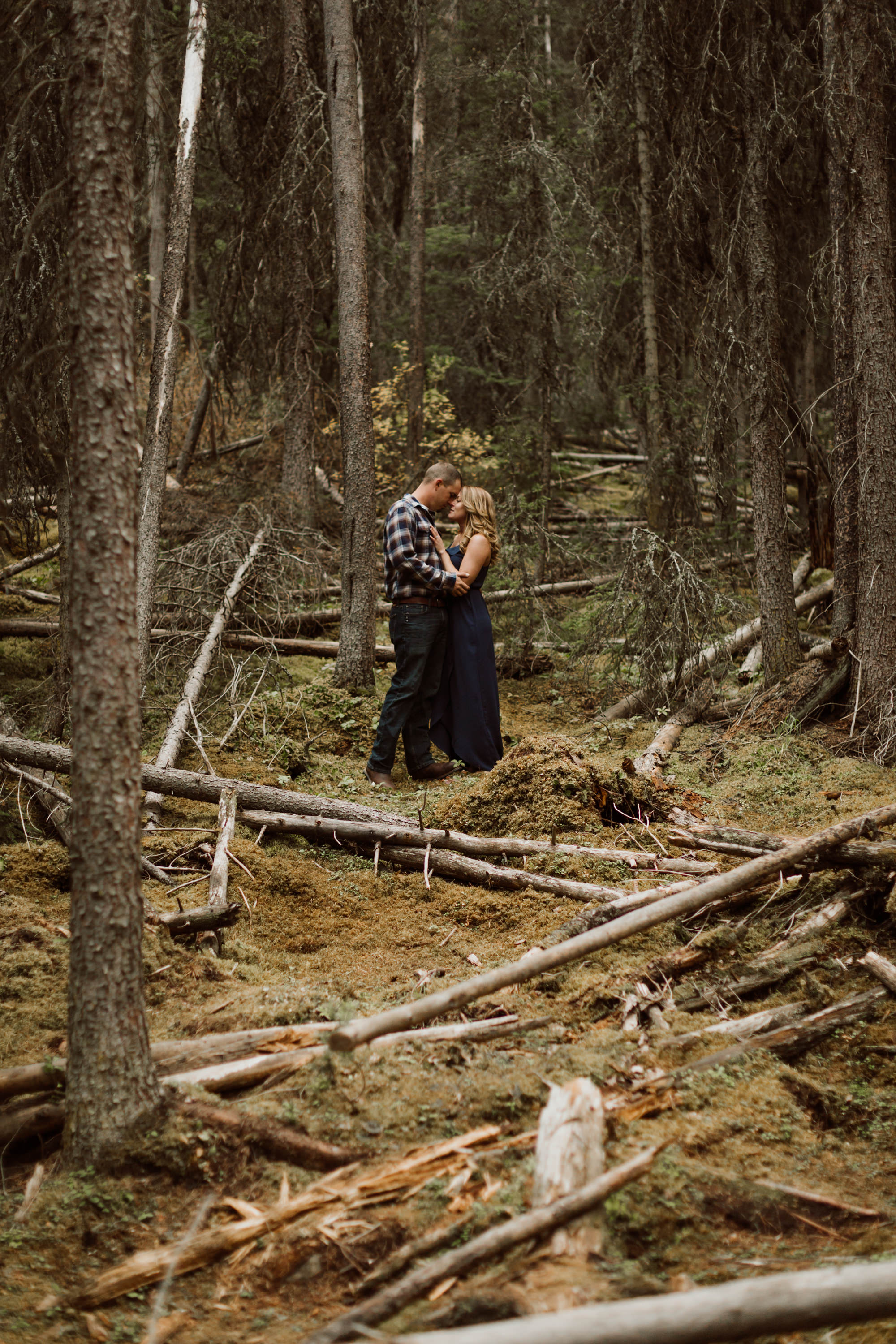 banff-engagements-destination-wedding-photographer-35.jpg