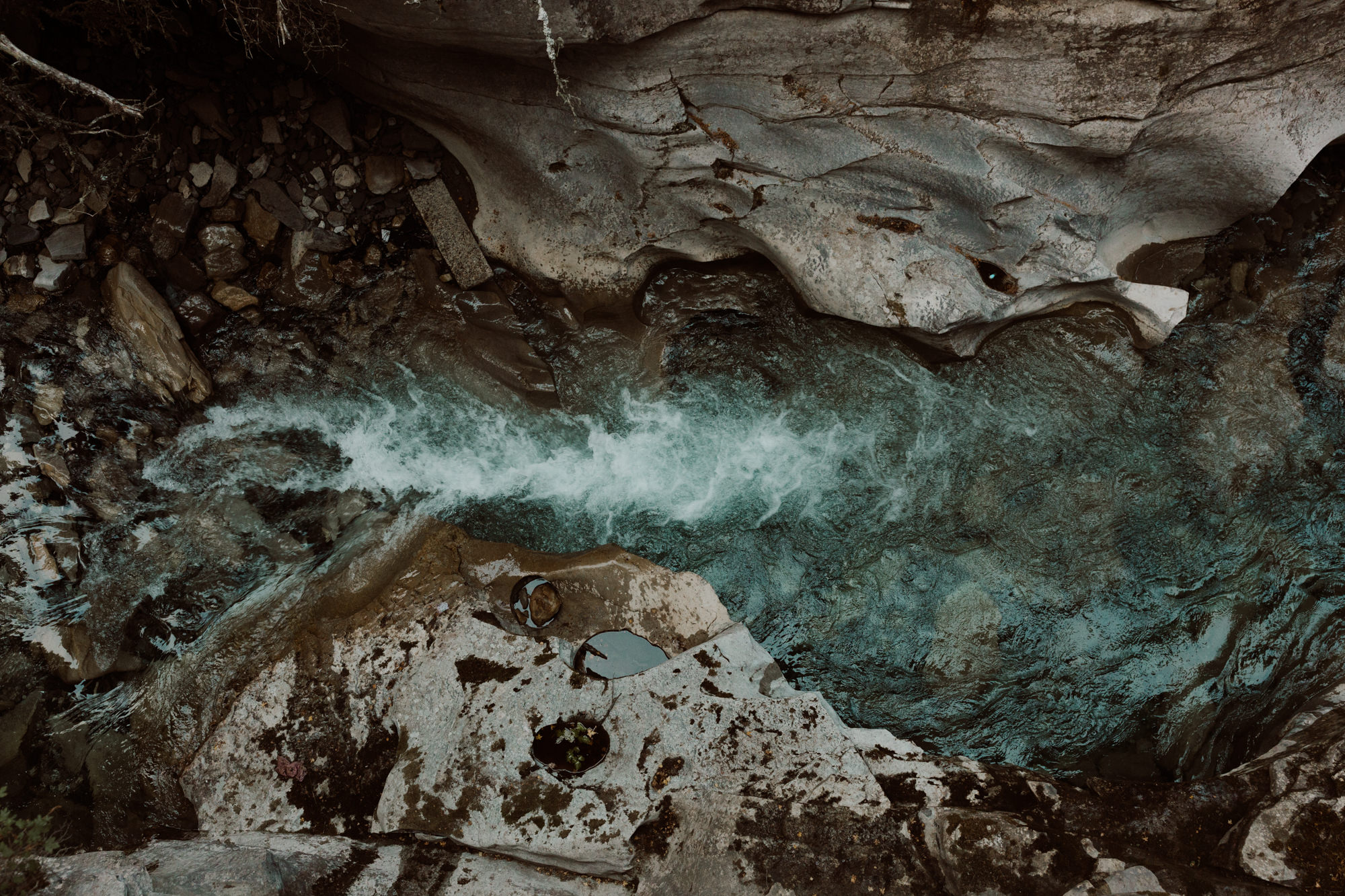 banff-engagements-destination-wedding-photographer-46.jpg