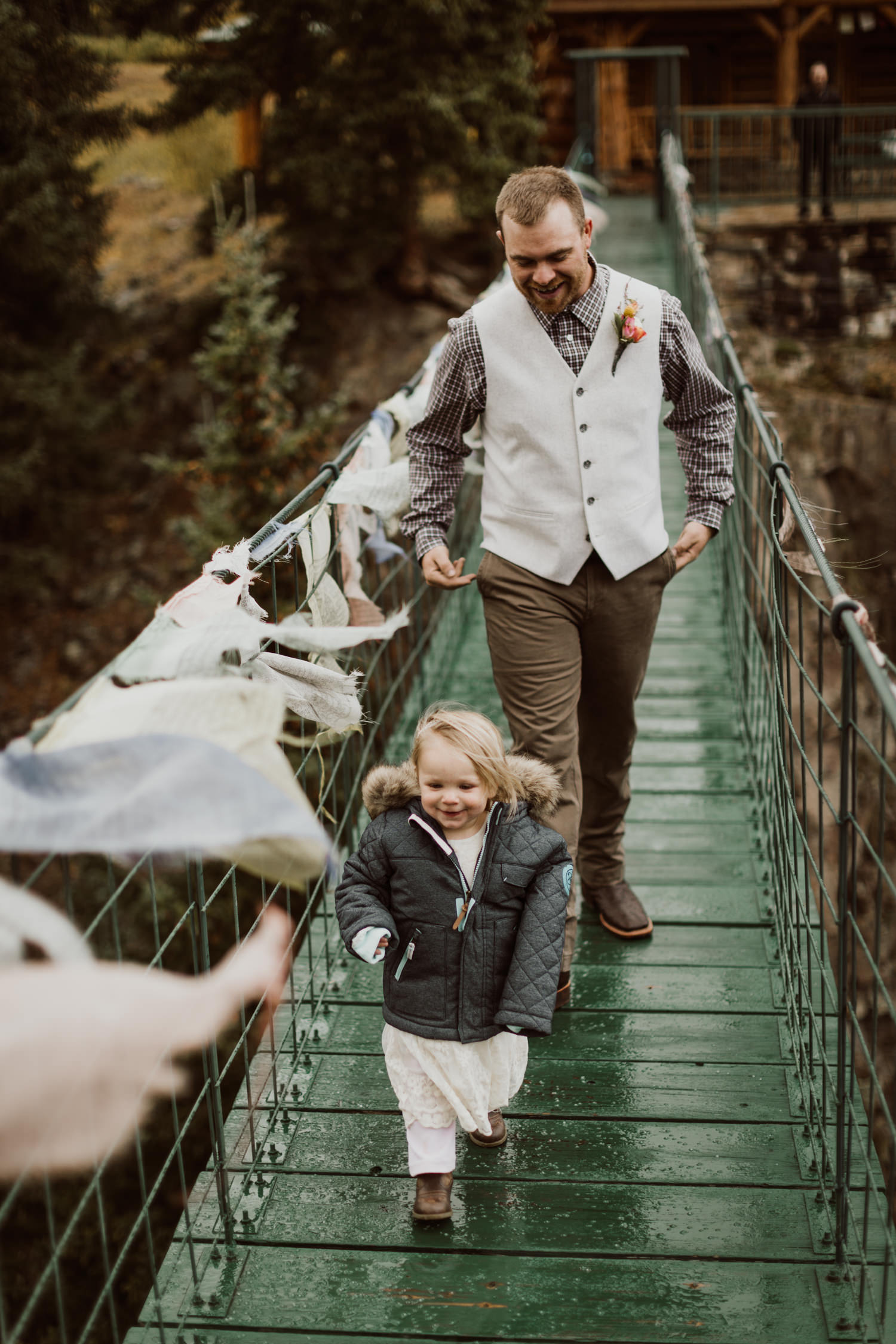 colorado-elopement-photographer-puente-cabin-25.jpg