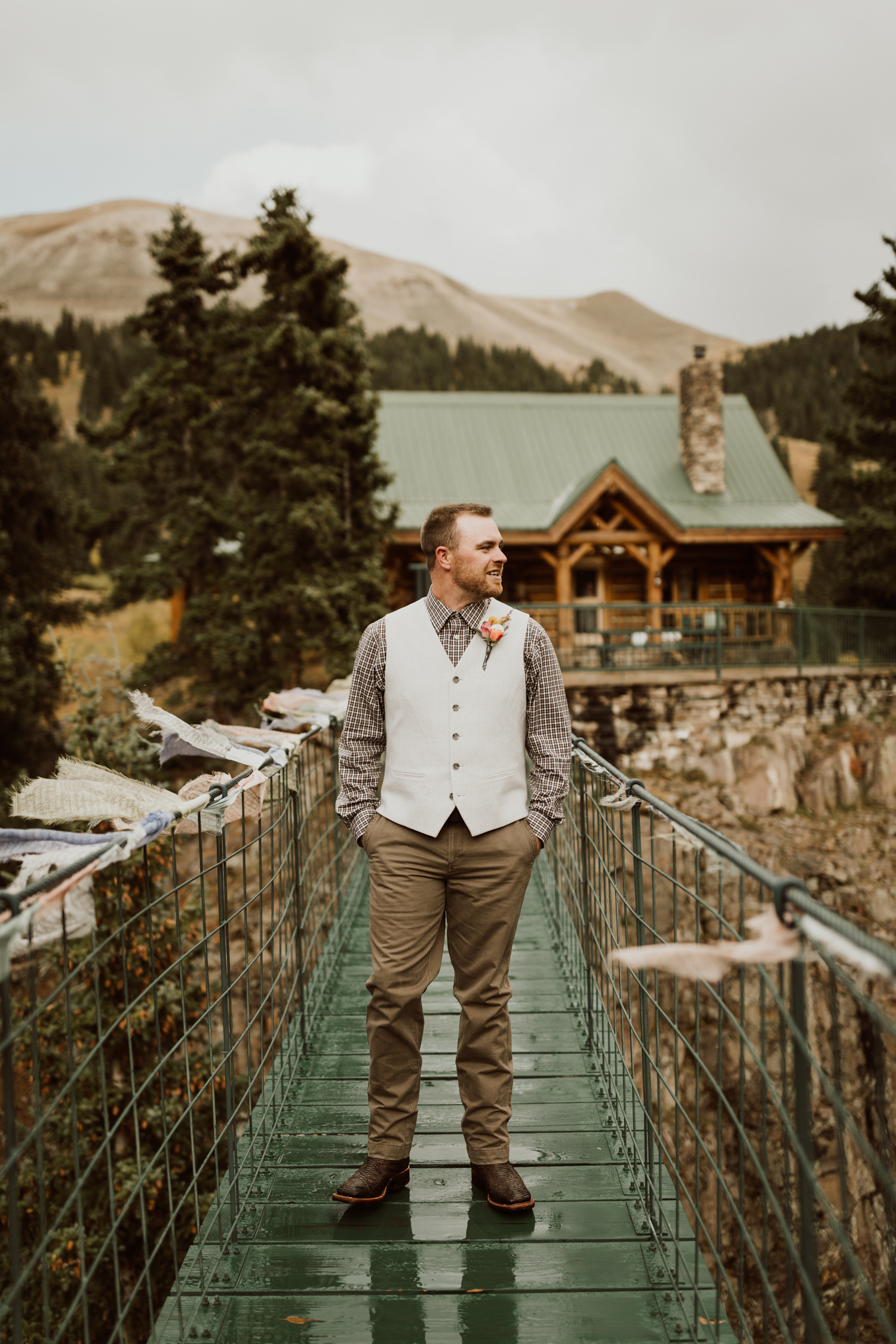 colorado-elopement-photographer-puente-cabin-26.jpg