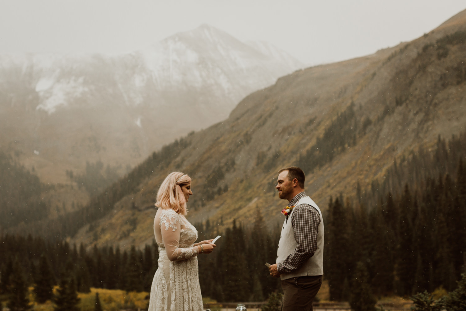 colorado-elopement-photographer-puente-cabin-40.jpg