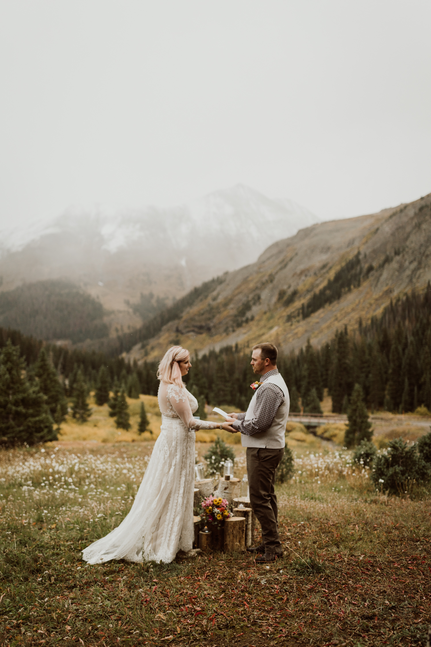 colorado-elopement-photographer-puente-cabin-38.jpg