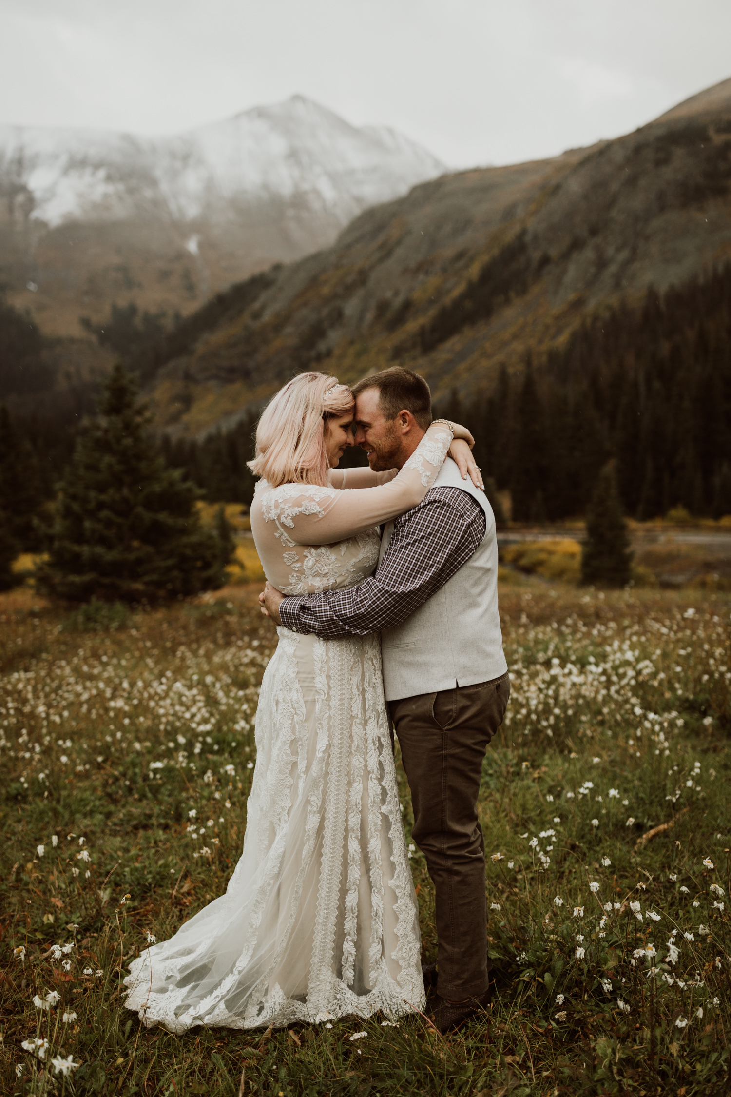 colorado-elopement-photographer-puente-cabin-56.jpg