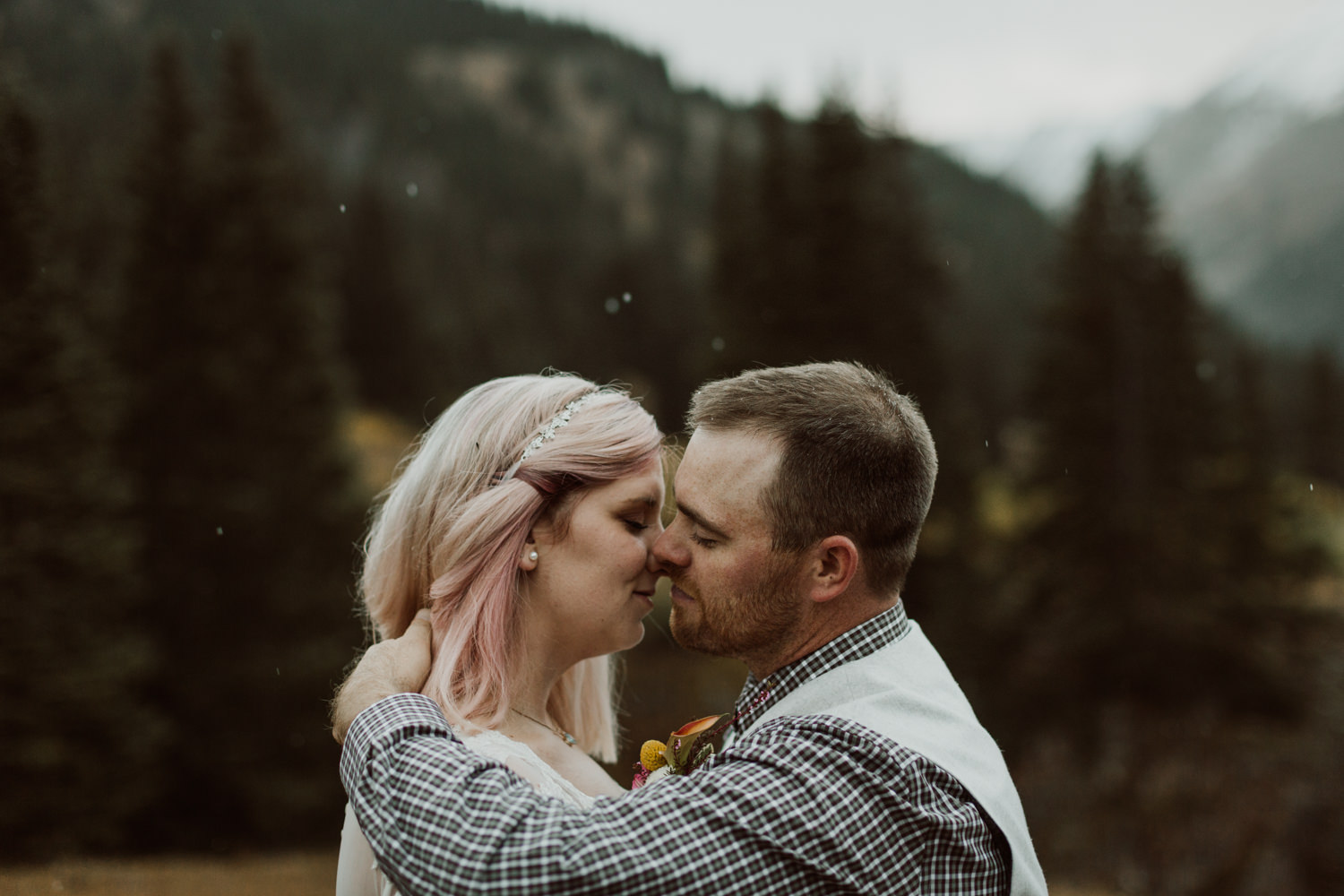 colorado-elopement-photographer-puente-cabin-72.jpg