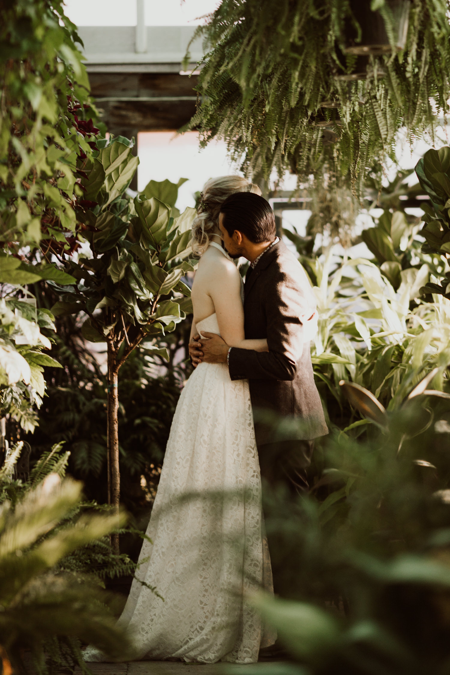 intimate-plant-shop-wedding-15.jpg