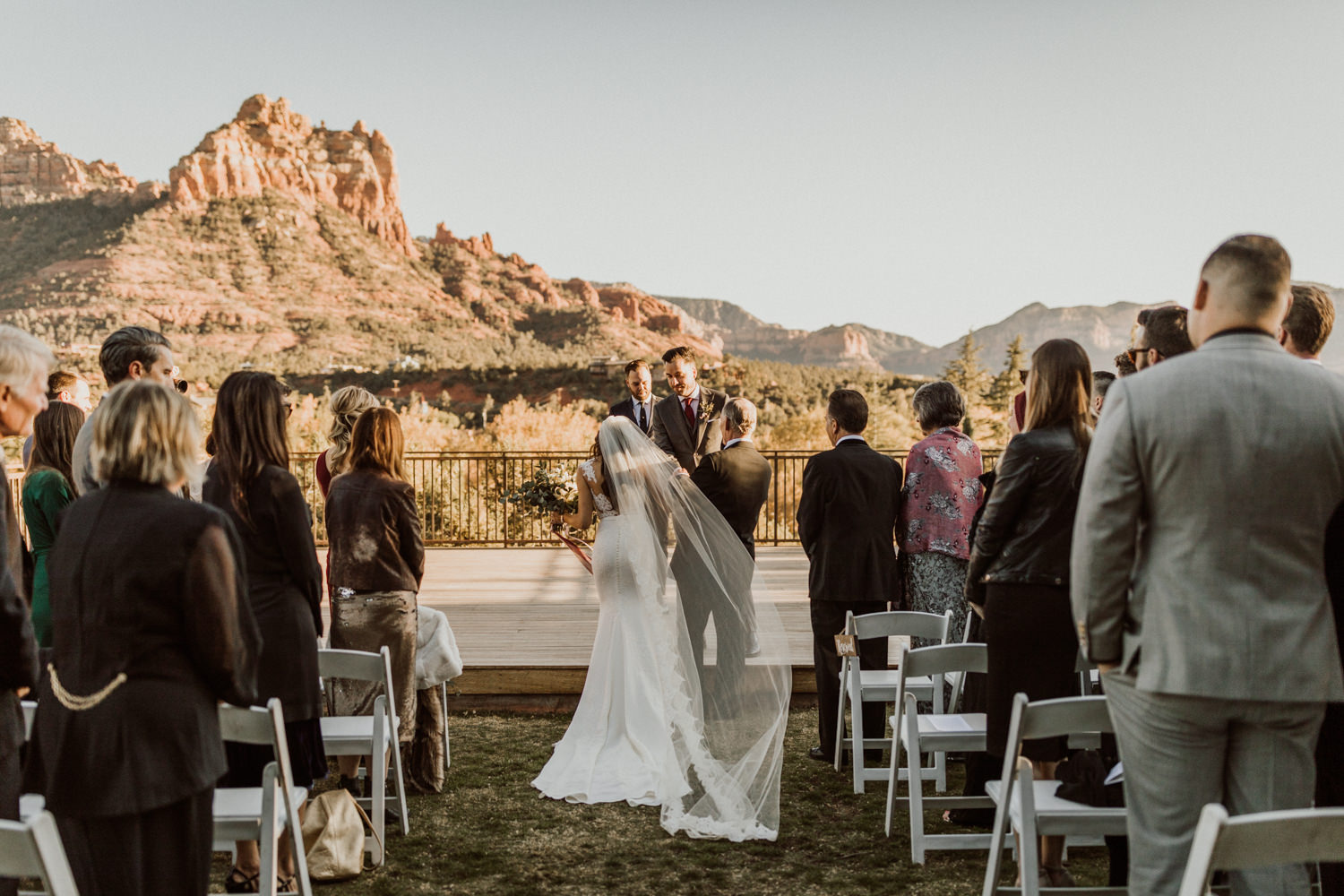 18_intimate-sedona-arizona-wedding-27.jpg