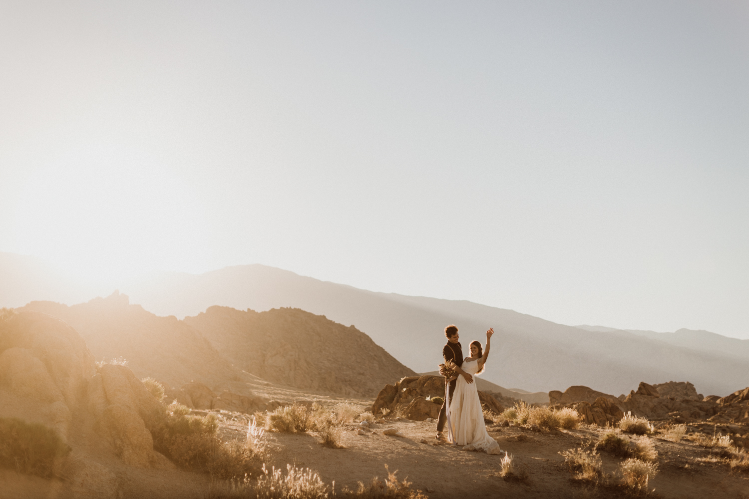 26_photos_desert_elopement_california.jpg