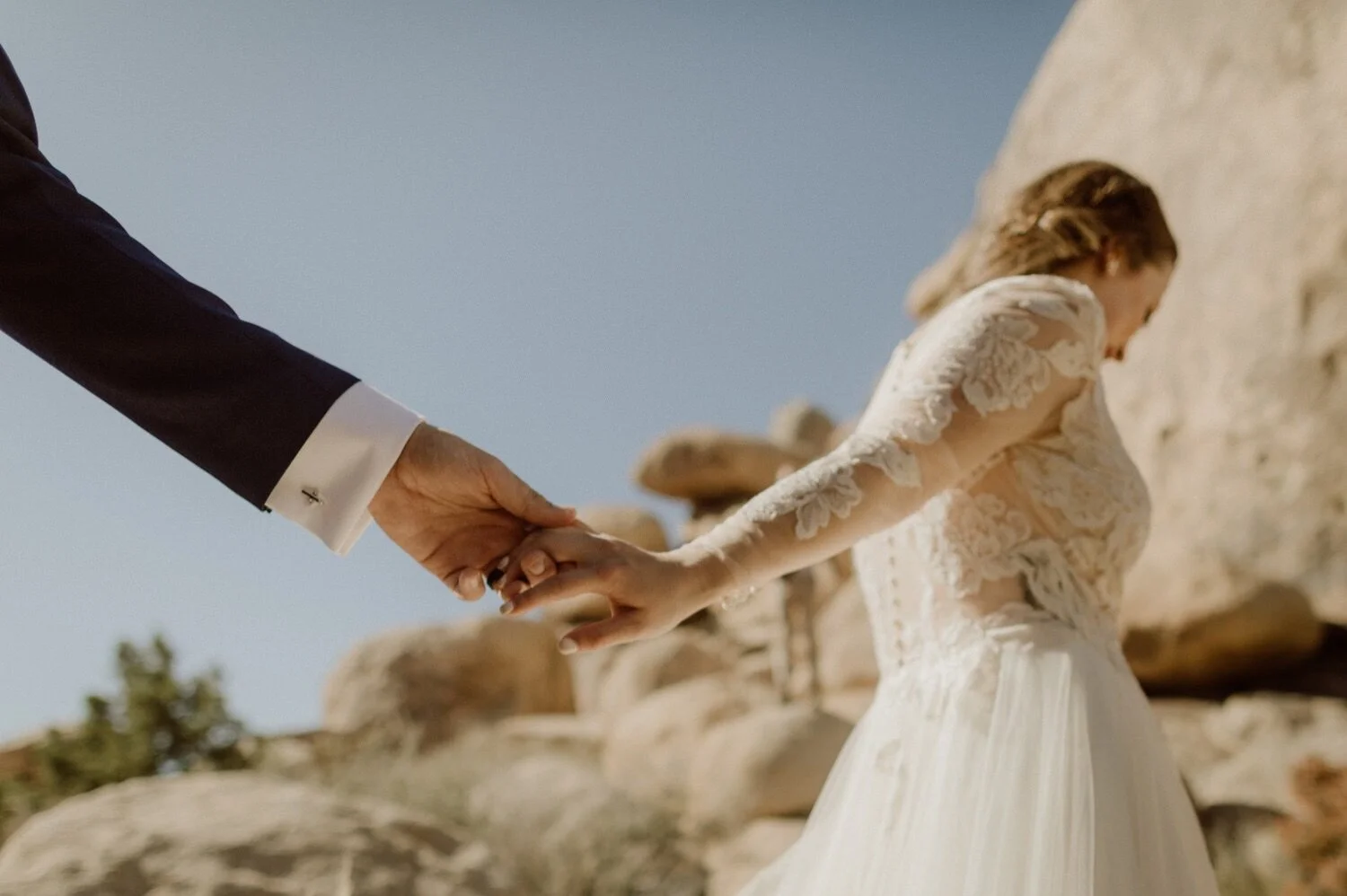 14_joshua-tree-national-park-elopement-18.jpg