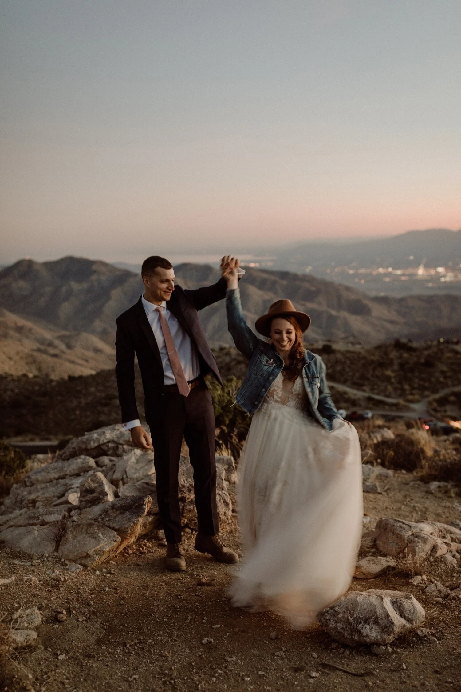 24_joshua-tree-national-park-elopement-30.jpg