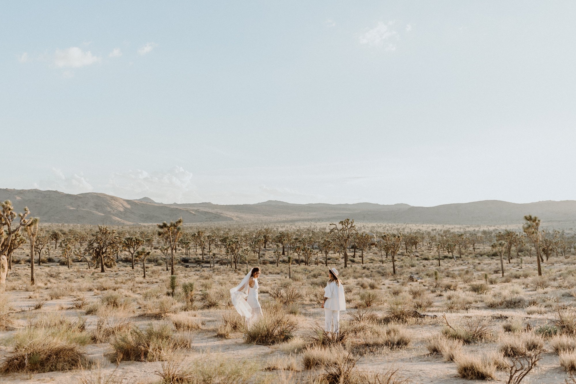 airstream-camping-wedding-in-the-desert-18.jpg