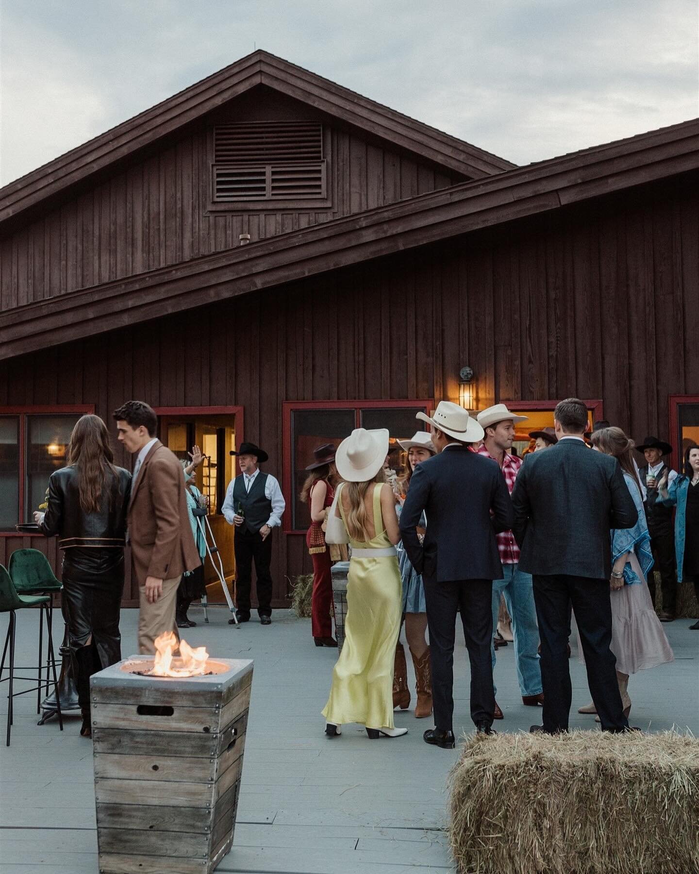 never mad about a cowboy welcome party 😉

featured in @vogueweddings 

&mdash;&mdash;&mdash;

@table6productions 
@ravenrosefilms 
@devilsthumbranch