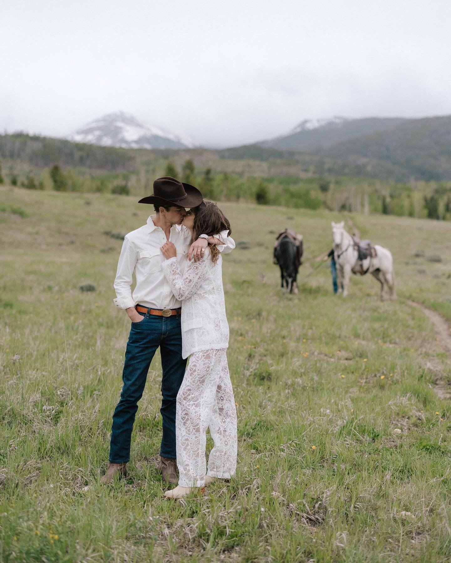 Taylor, Danny, and the sweetest ride through the Colorado countryside.

@taylor_hill 
@table6productions 
@vogueweddings