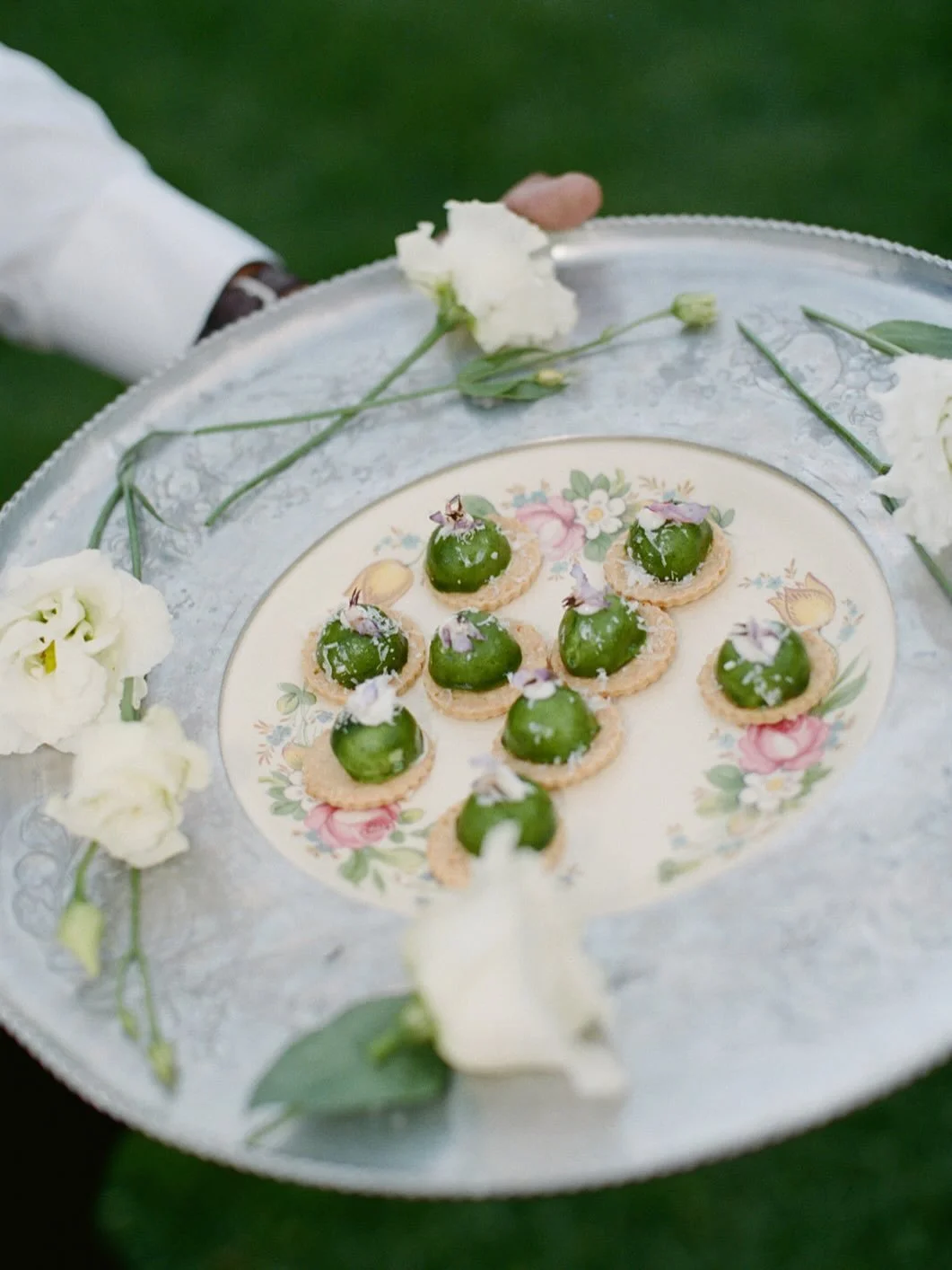 quiet details from a wedding day in Southampton.

looking forward to more east coast beauty in the coming year.

@tracytaylorward 
@parrishartmuseum