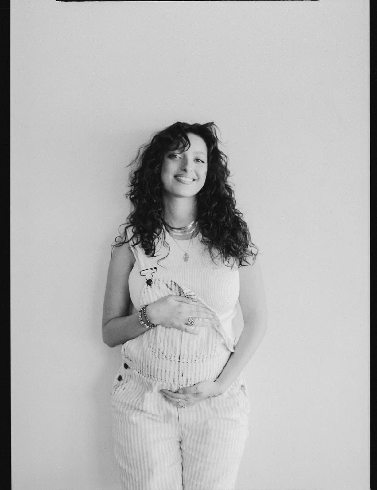 Noor and the wild desert.

a very sweet, very aligned evening celebrating with the wind.

@noor