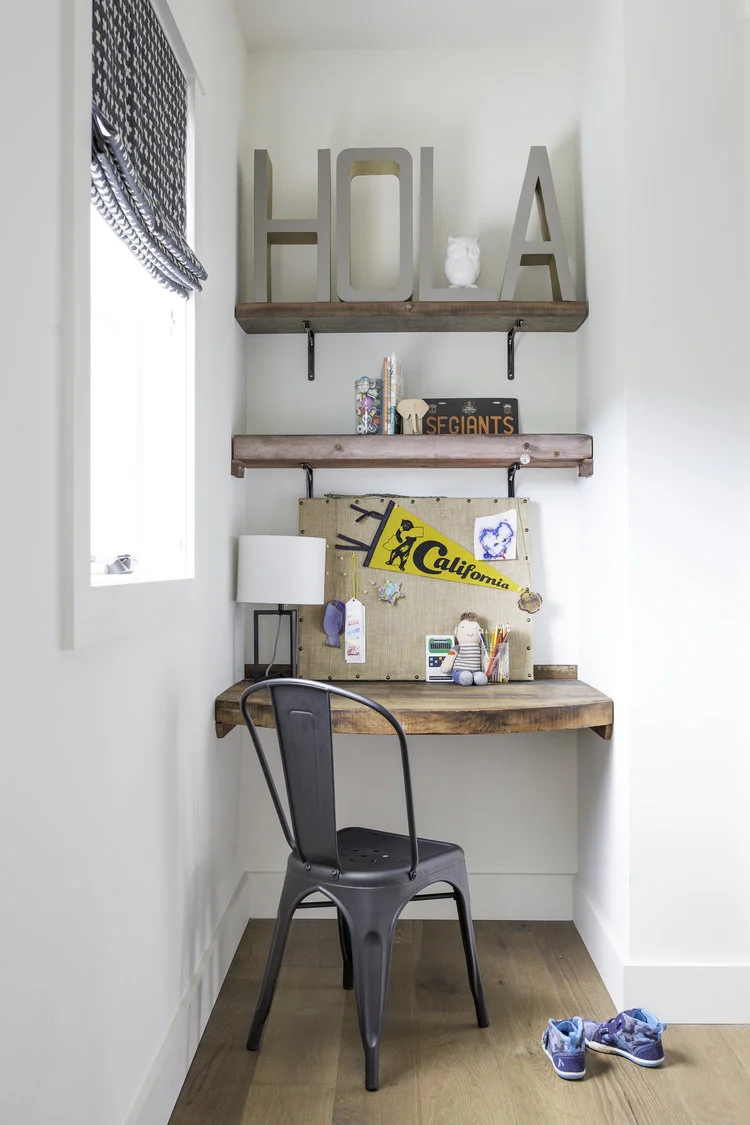 bretano-way-la-finca-desk.jpg