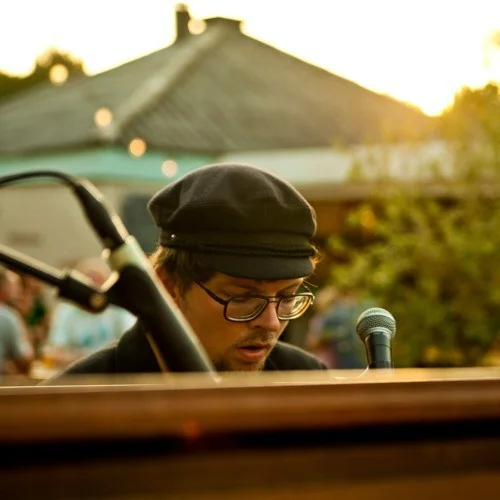 PELLE KUIPERS CHARMS US WITH DEEPLY RESONANT “MY DARLING”