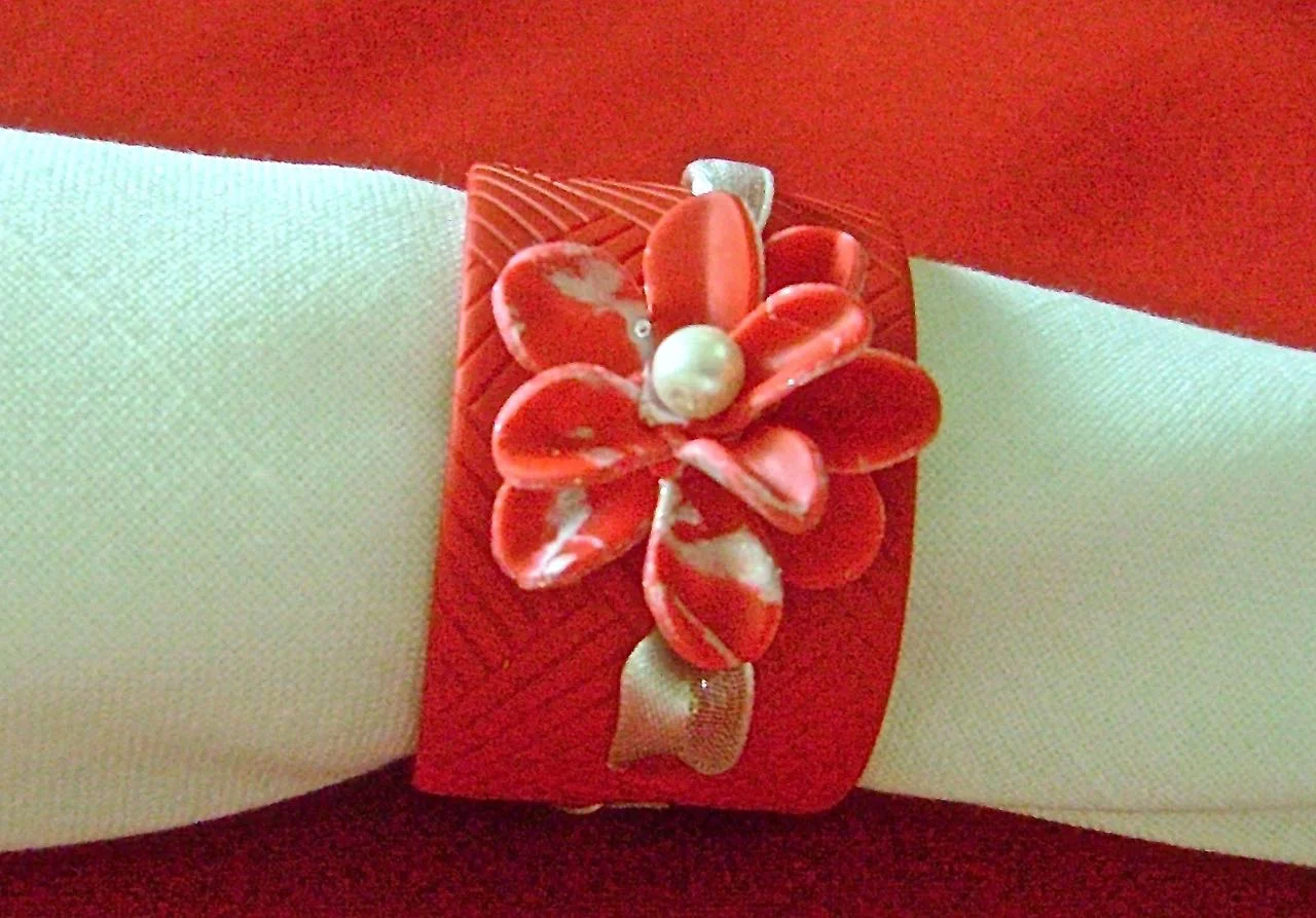 ornament measures 4" x 3"