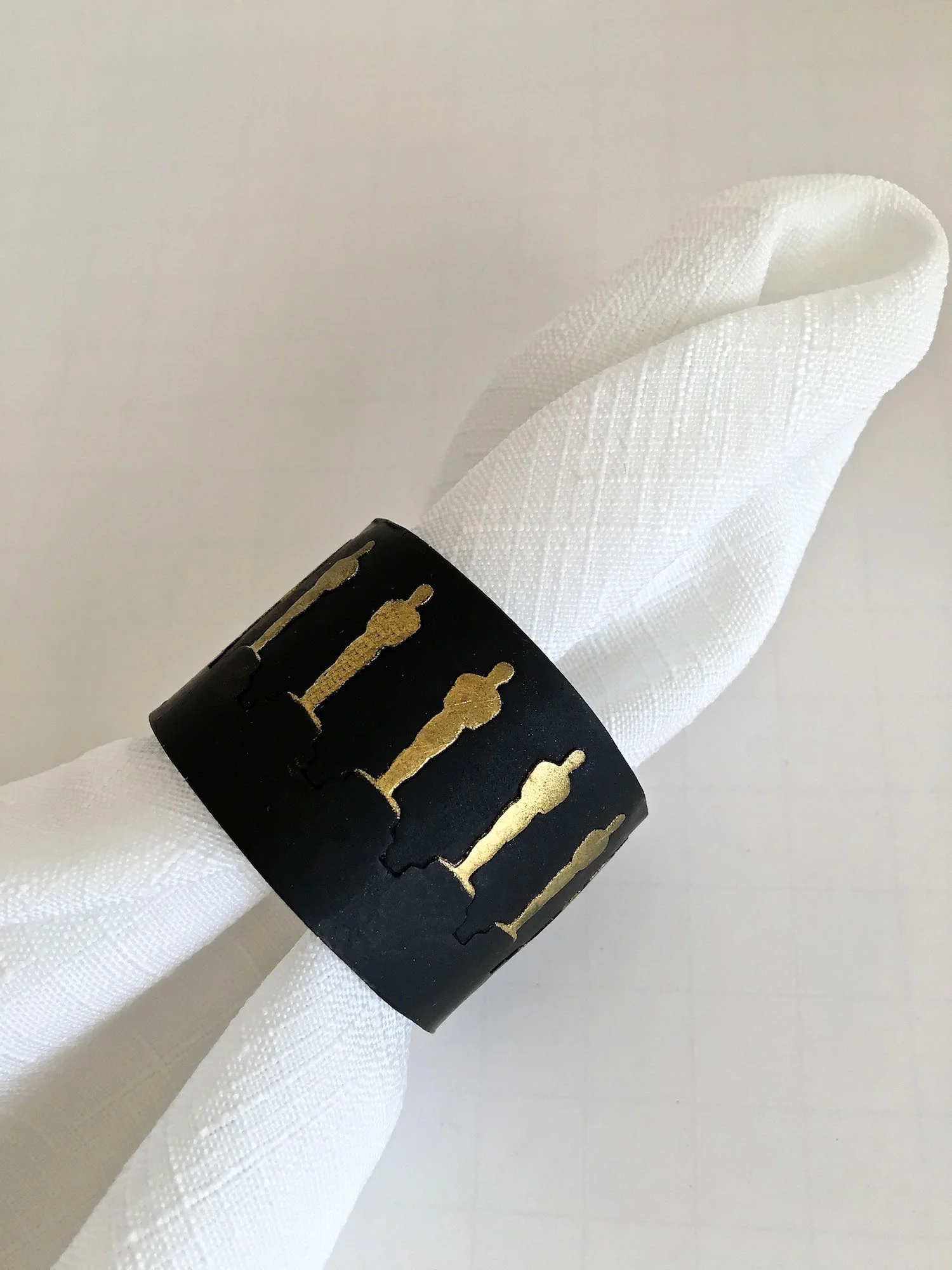 ring measures 1.25" high
