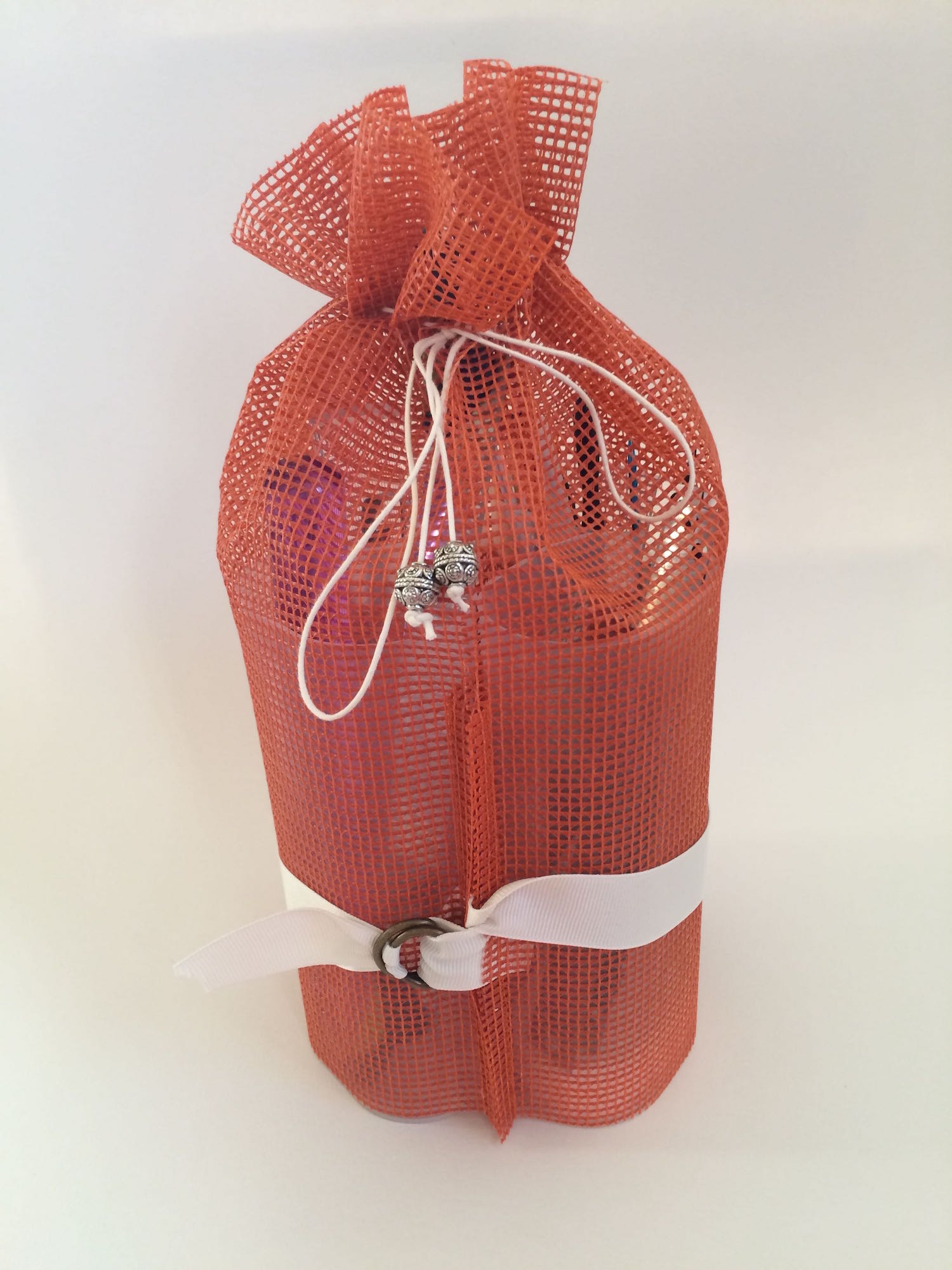 Draw string allows you to wrap it up and take all your tools along without unpacking.