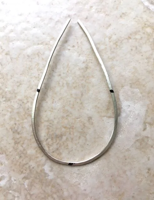 step 2 -Using a Sharpie, mark the center of the 5” wires. On the left and right, mark the stems at 1 1/8” from the center bottom.