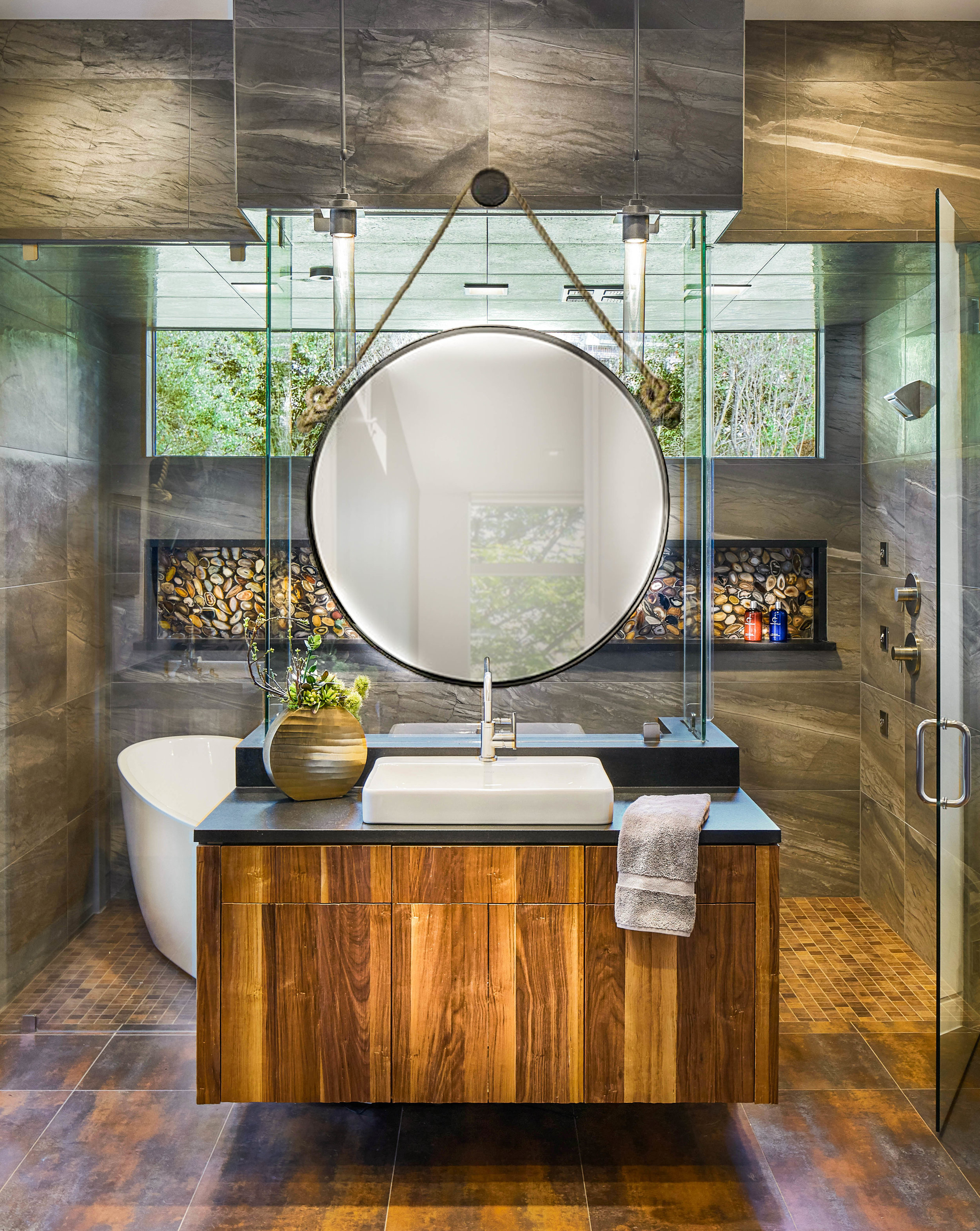 Vanity Detail
