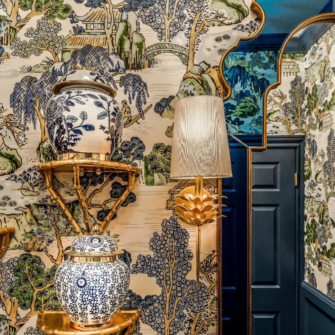 ✨Powder room perfecion✨
This blue and white jewel box proves that small spaces can still make a big statement. Crisp white accents keep it fresh, while bold blue tones add drama and sophistication. A timeless classic that feels both classic and chic!