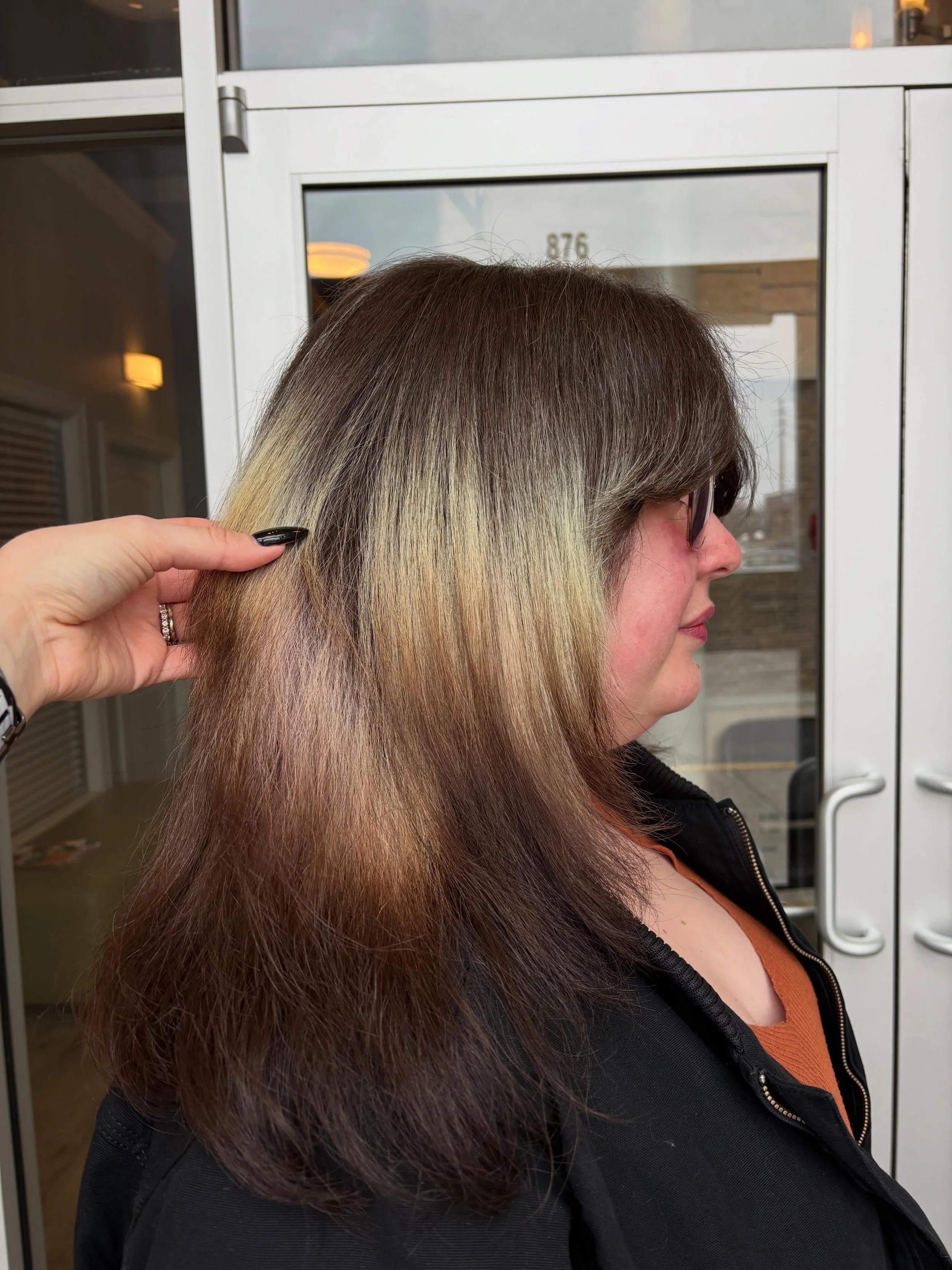 Shaggeddd upppp🙌🏻 loved refreshing this grown out cut with a bunch of fun layers and a ton of face framing with a cutie lil curtain bang 🖤 

Let me do your hairrrr🌀 i&rsquo;d love to have you in myyy chair!! Send me a message or check out my book