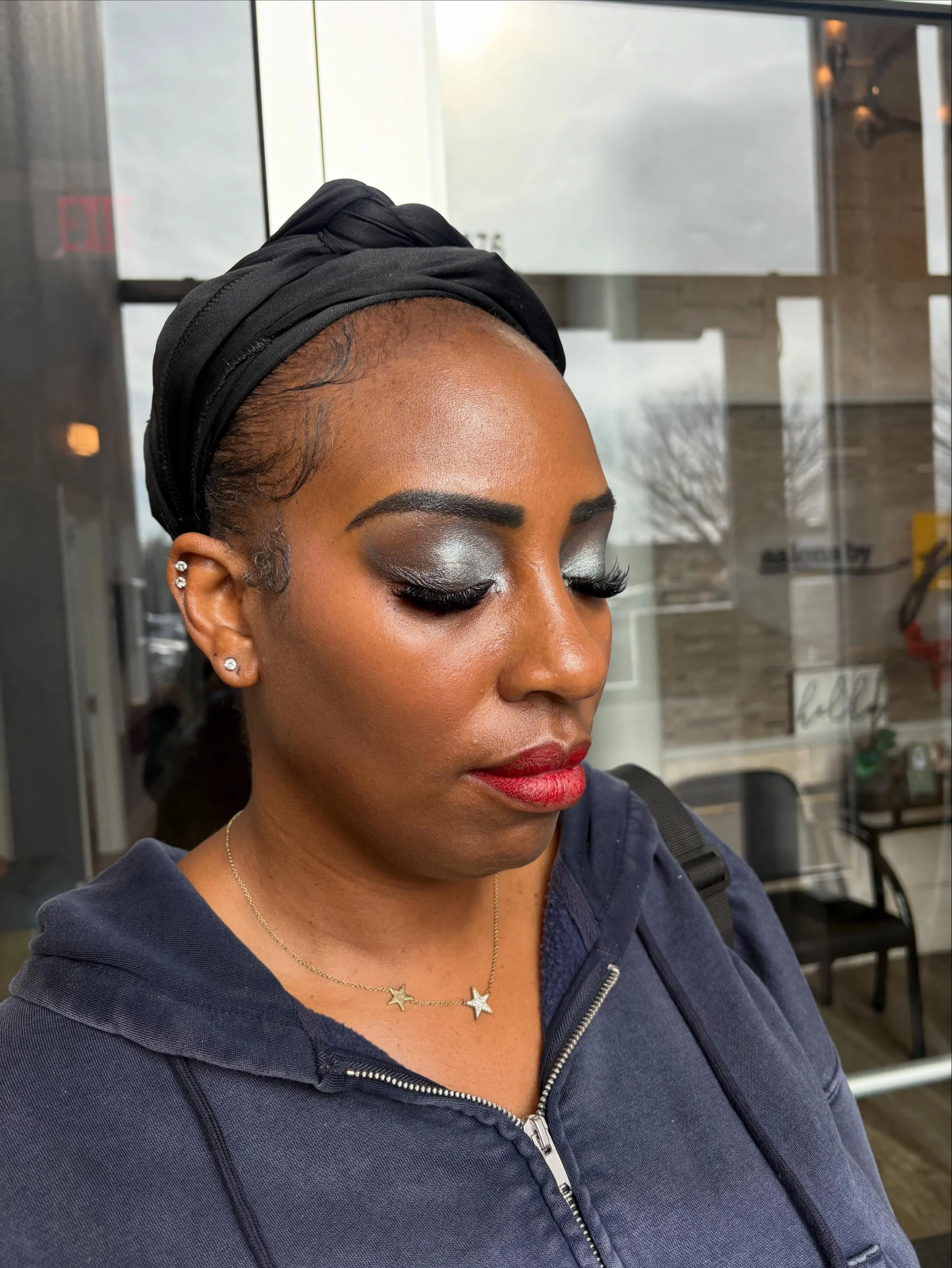 Event glam ❤️&zwj;🔥 loved doing this makeup lookkkk like an absolute slayyyy. 

If you want me to do your hair OR makeup&hellip;.all you gotta do is book with me 😏 send me a message or check out the booking link in my bio and we can do it upppp. 

