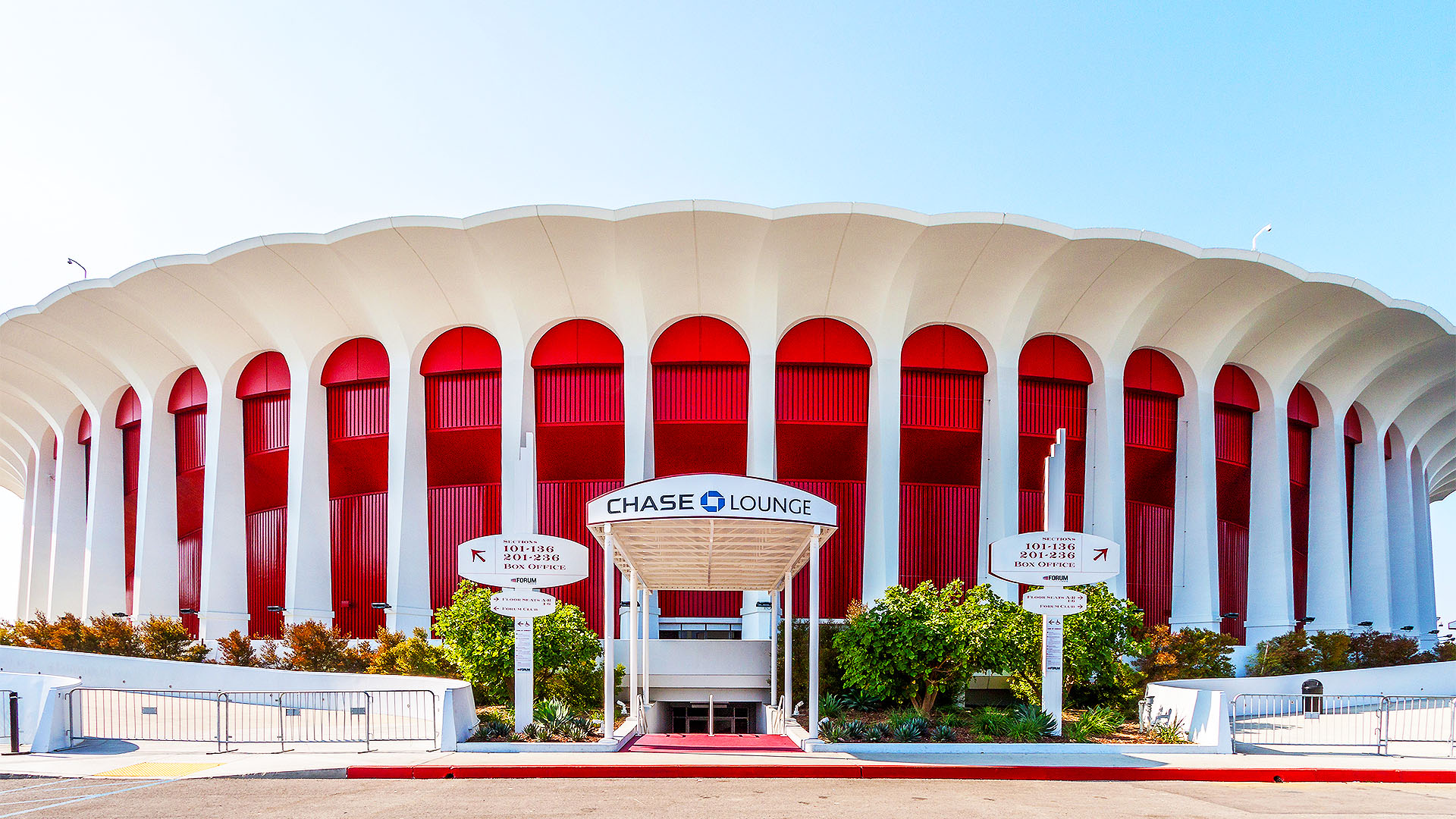 Silver Birches — CHASE LOUNGE AT THE FORUM