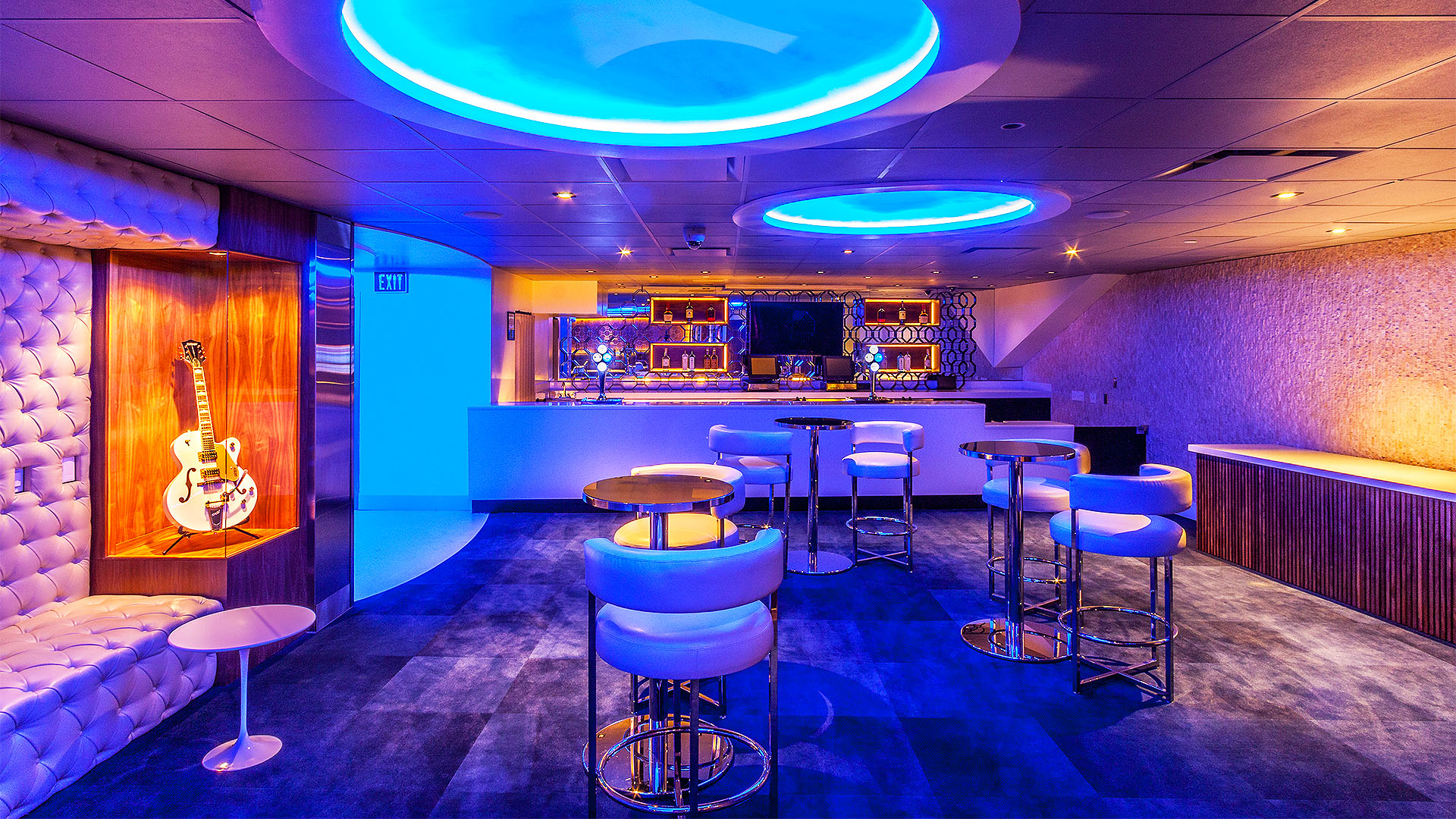 Silver Birches — CHASE LOUNGE AT THE FORUM