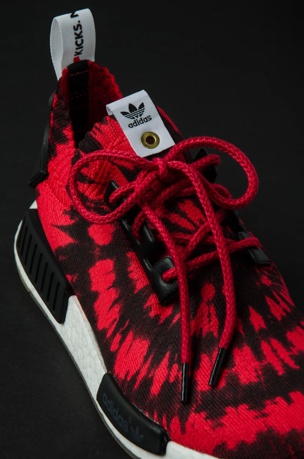 Adidas Nmd R1 Pk Nice Kicks Stripe Center Adidas Nmd R1 Pk Nice Kicks Stripe Center