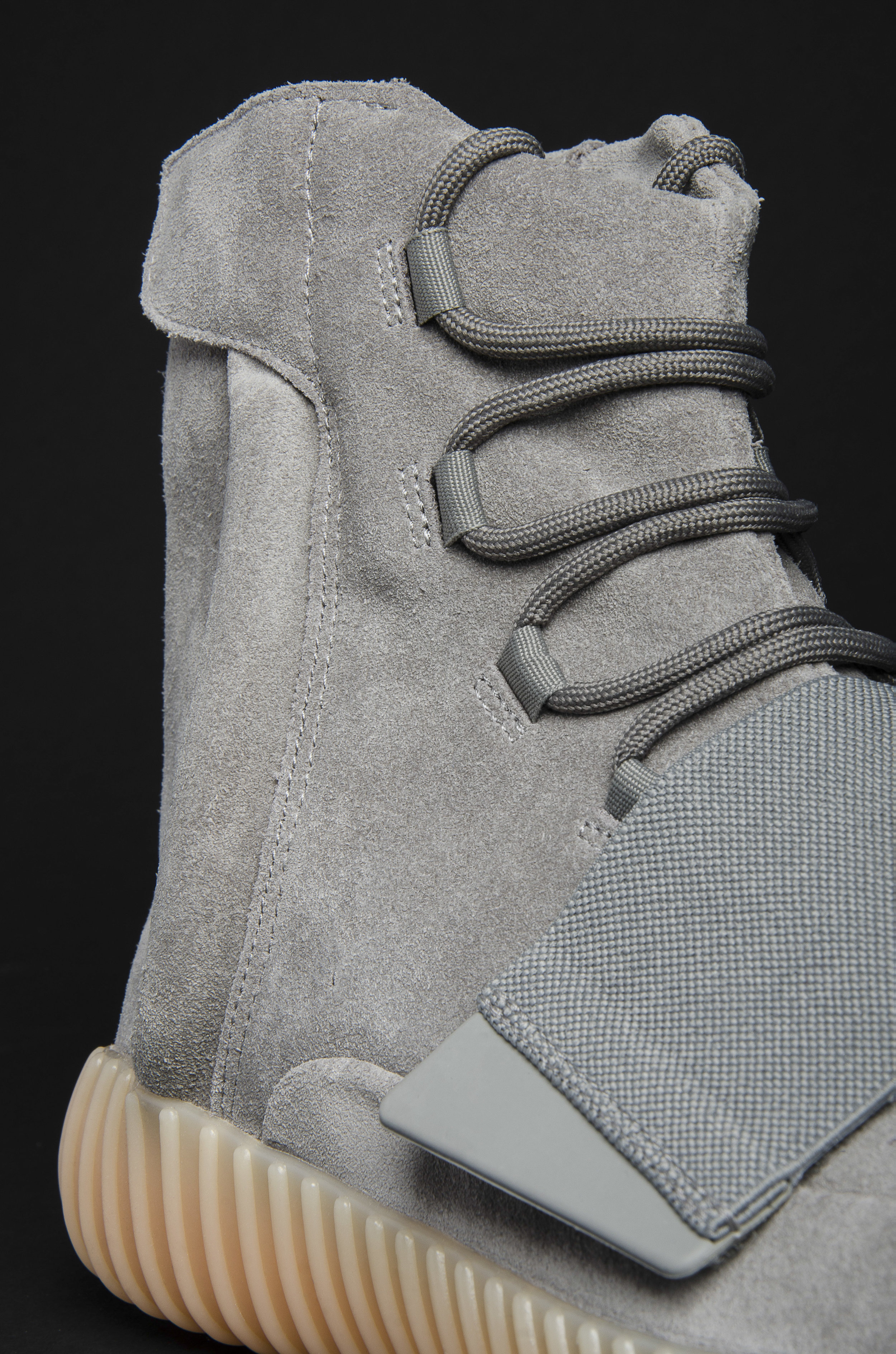 yeezy 750 glow in the dark