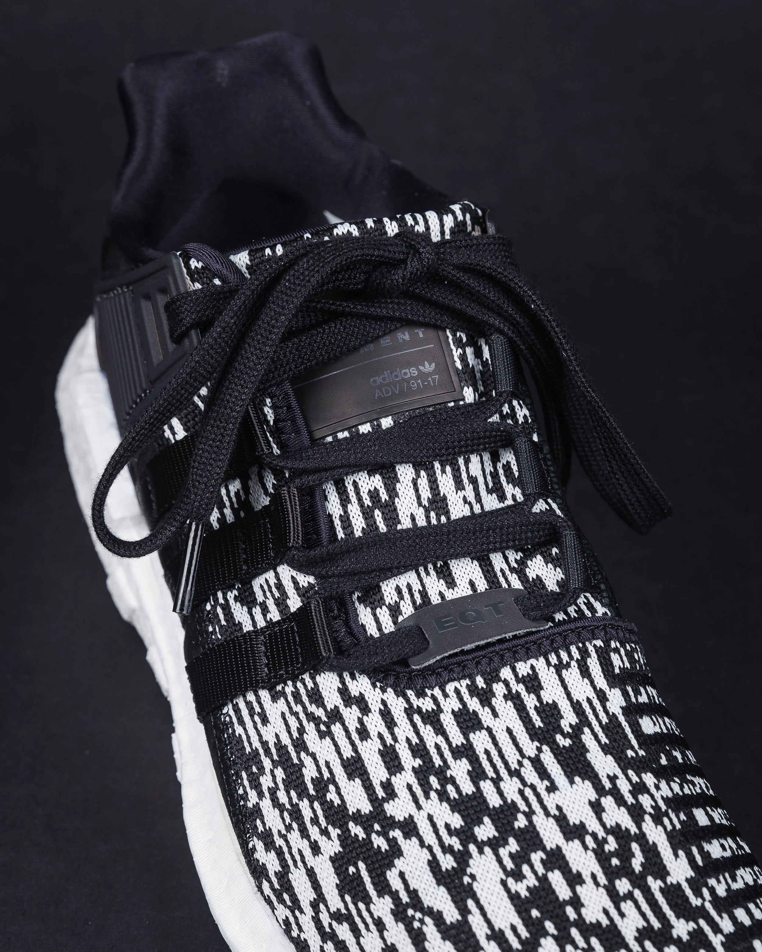 eqt support black glitch