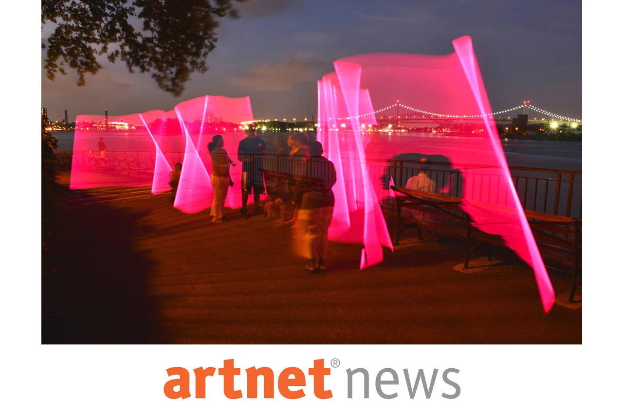 Artist Renders East River Flows in Light Graffiti artnet news Pioneering light graffiti artist Vicki DaSilva brought her ephemeral work to the Upper East Side’s East River Esplanade last weekend, shooting her signature single-frame, long exposure photographs, tracing colored beams of light amid pedestrians enjoying a nighttime stroll along the river. read more