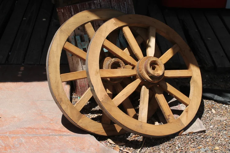 Wagon Wheel 24 in.JPG