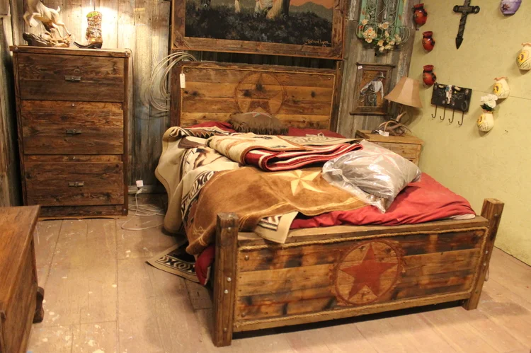 Hand Carved Texas Star Bed - Queen Size