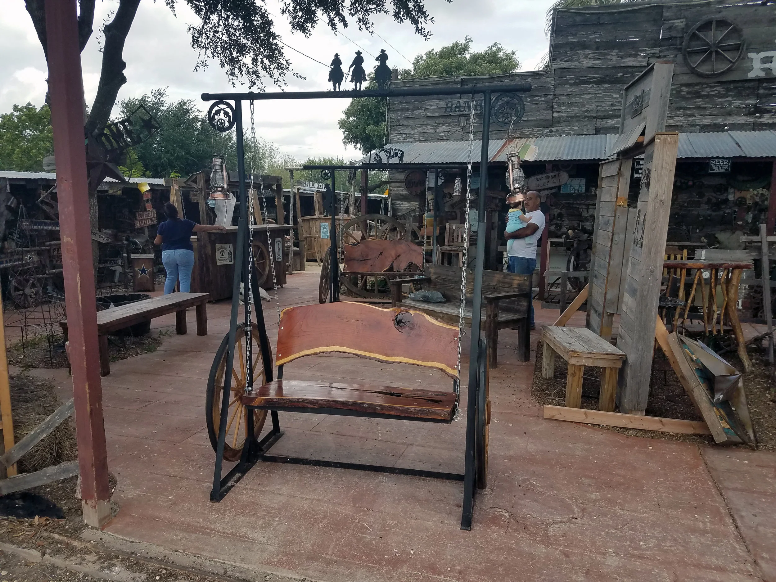 Mesquite Swing2.jpg