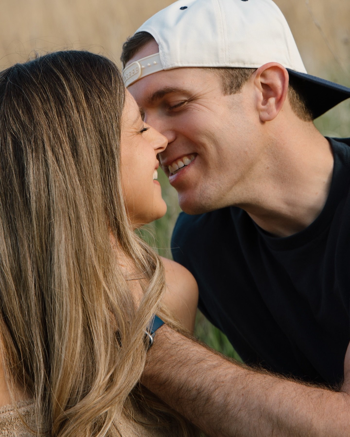 So incredibly excited for these two as they get ready to welcome their first baby in just a few short weeks! 🌸